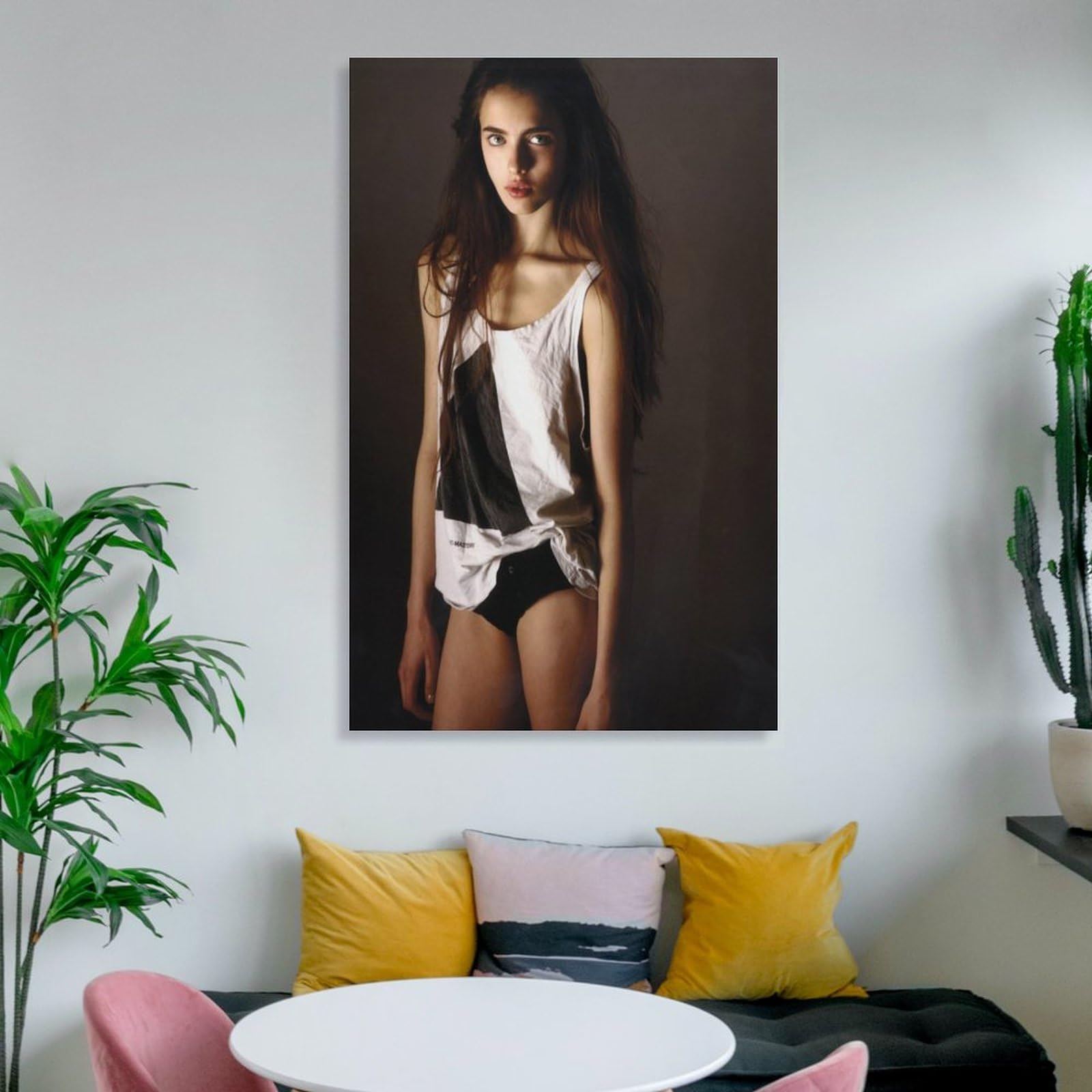 Poster Sur Toile Margaret Qualley 50x75 Cm - Décoration Murale Pour Salon Ou Chambre, Haute Qualité