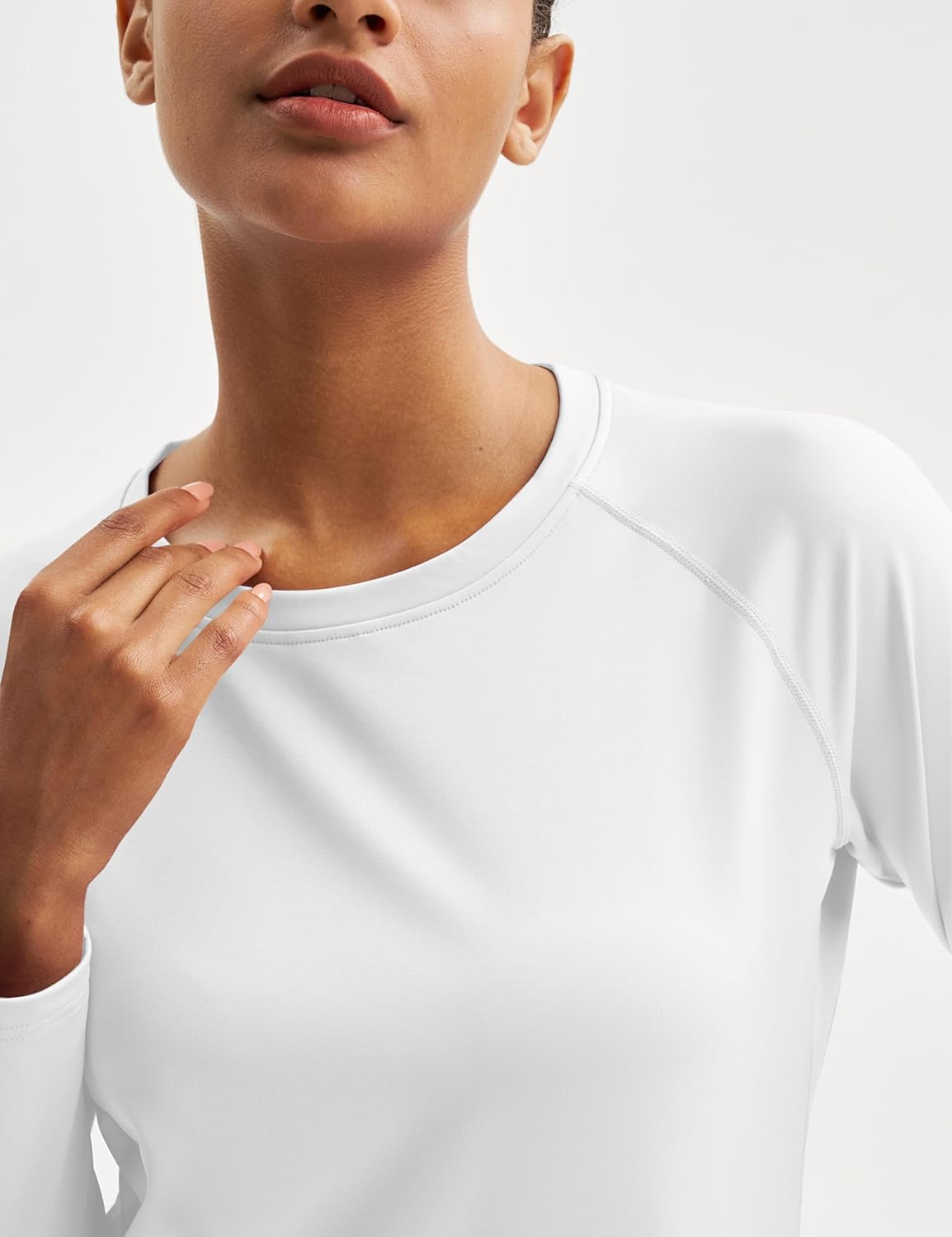 Cavva Thermal Shirts for Women Long Sleeve Lightweight Tops Base Layer Soft Fleece Crew Neck Underwear Cold Weather - Image 5