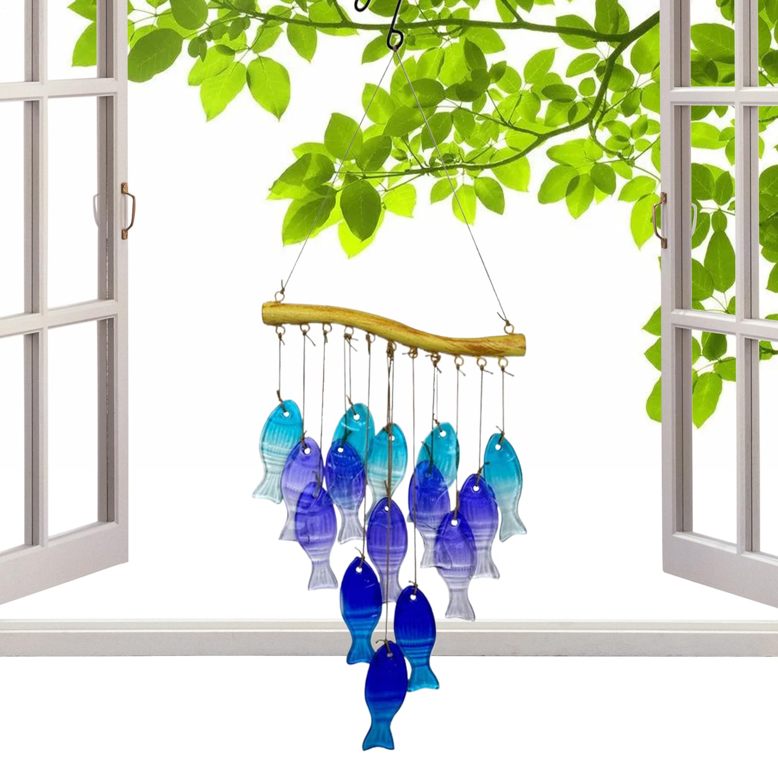 Carillon éolien de patio en verre bleu pour une terrasse zen et relaxante