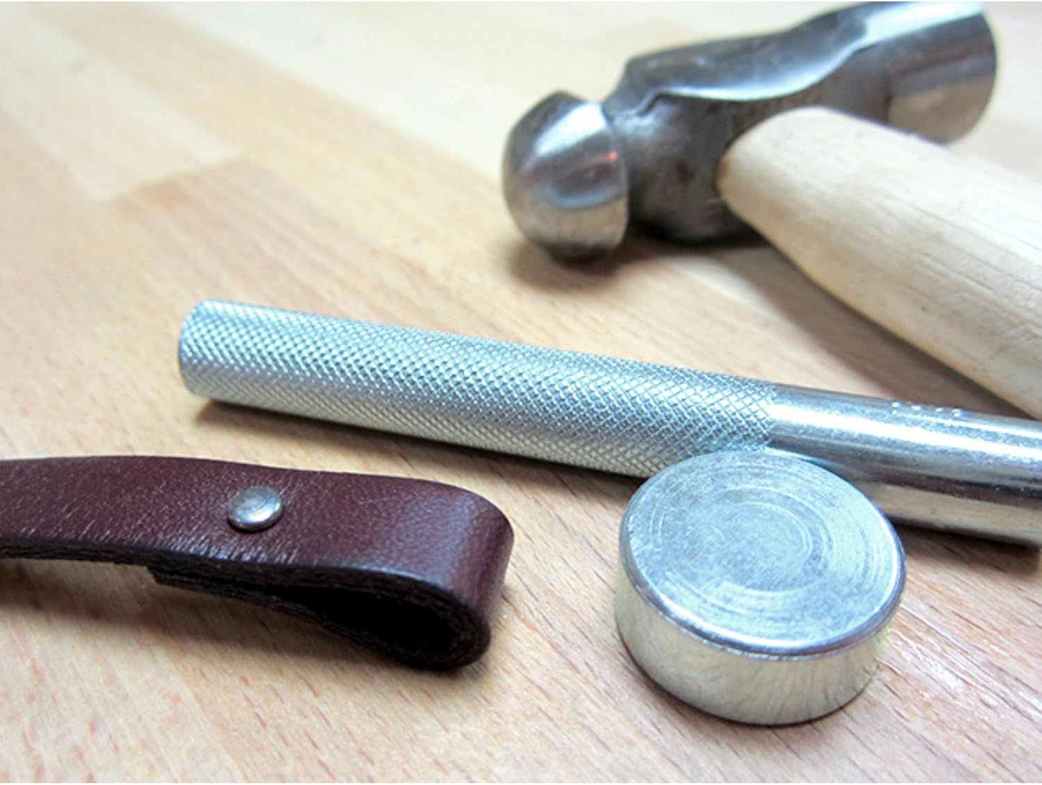 Tandy Leather Snap Setter Leather Working Tool Kit with 10ct Antique Copper & Nickel Plate Segma Snaps for Leather Crafts 20 & 24 Line with E-Book