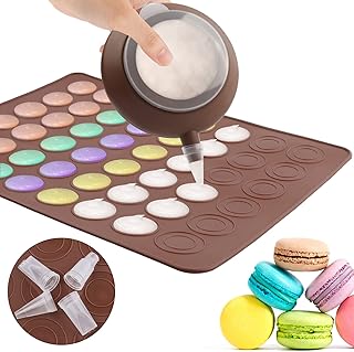 Tapis de Cuisson Macarons, 48 Capacité Plaque à Macarons en Silicone, Macarons Baking Mat, Kit de Tapis de Cuisson pour Macarons, avec Poche à Douille et 4 Douilles de Formes Differentes (Marron)
