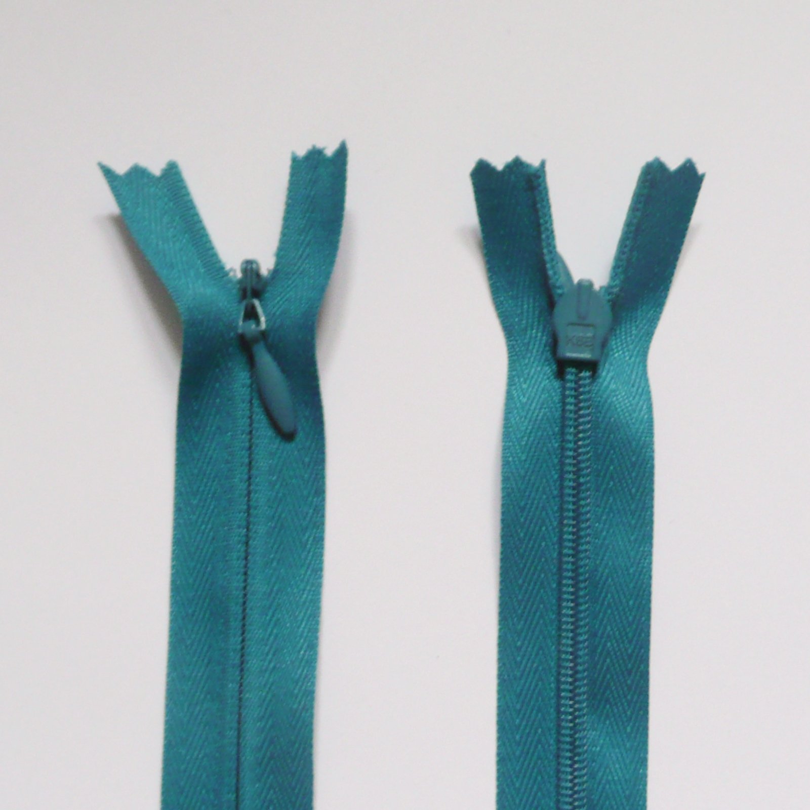 On Trend Fabrics Dark Turquoise Blue 22" / 56Cms Concealed Invisible Zip
