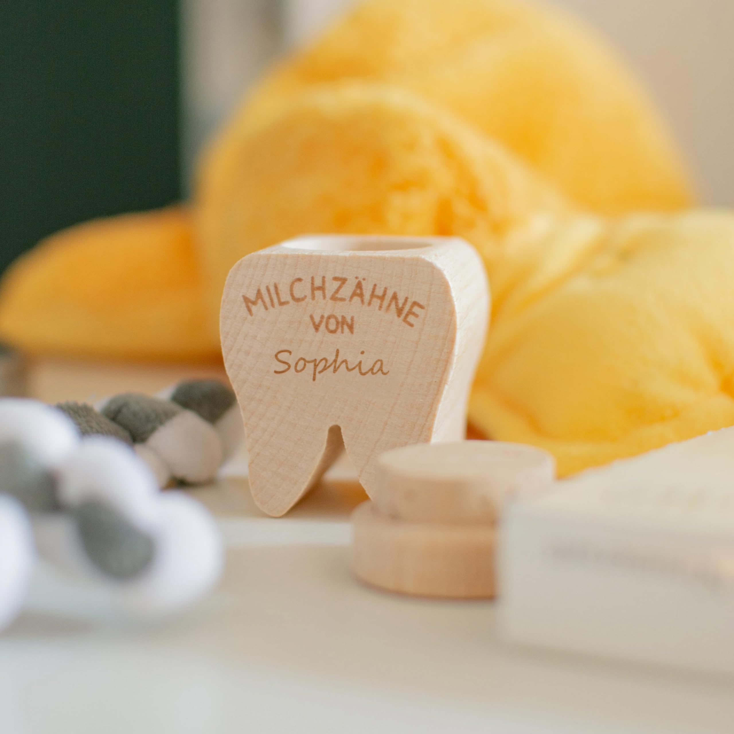 LAUBLUST Personalisierte Milchzahndose mit Namen - Zahnbox mit Gravur auf beiden Seiten | Zahnfee Geschenk für Jungen & Mädchen - Milchzahnbox & Zahndose aus Holz ca. 6 x 4 cm als Andenken für Kinder