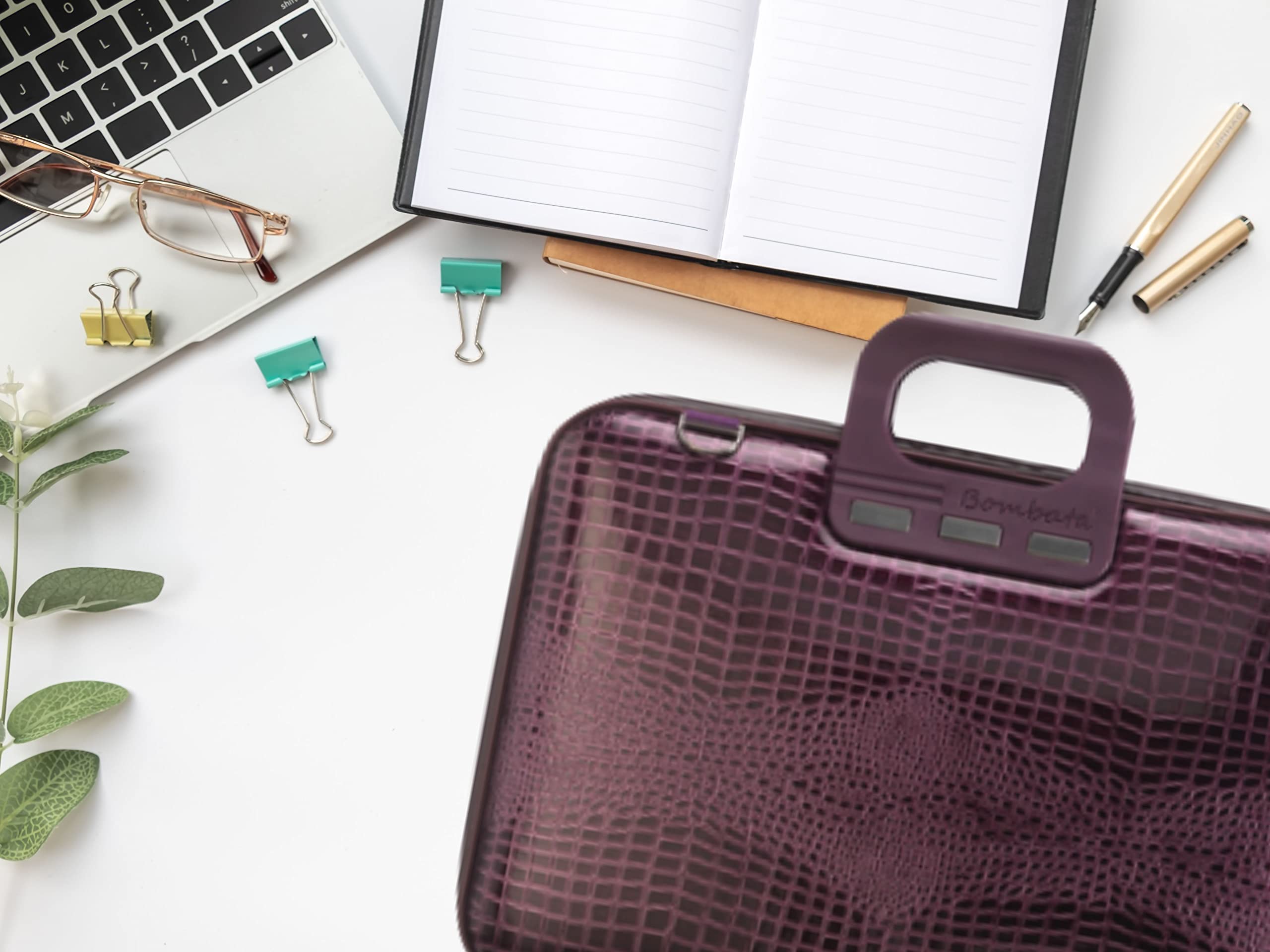 Bombata Shiny Cocco - Borsa Porta Computer con Tracolla, Elegante e Funzionale, Unisex, 100% Vegan, per Professionisti e Studenti, Viola Scuro - 13/14 Pollici