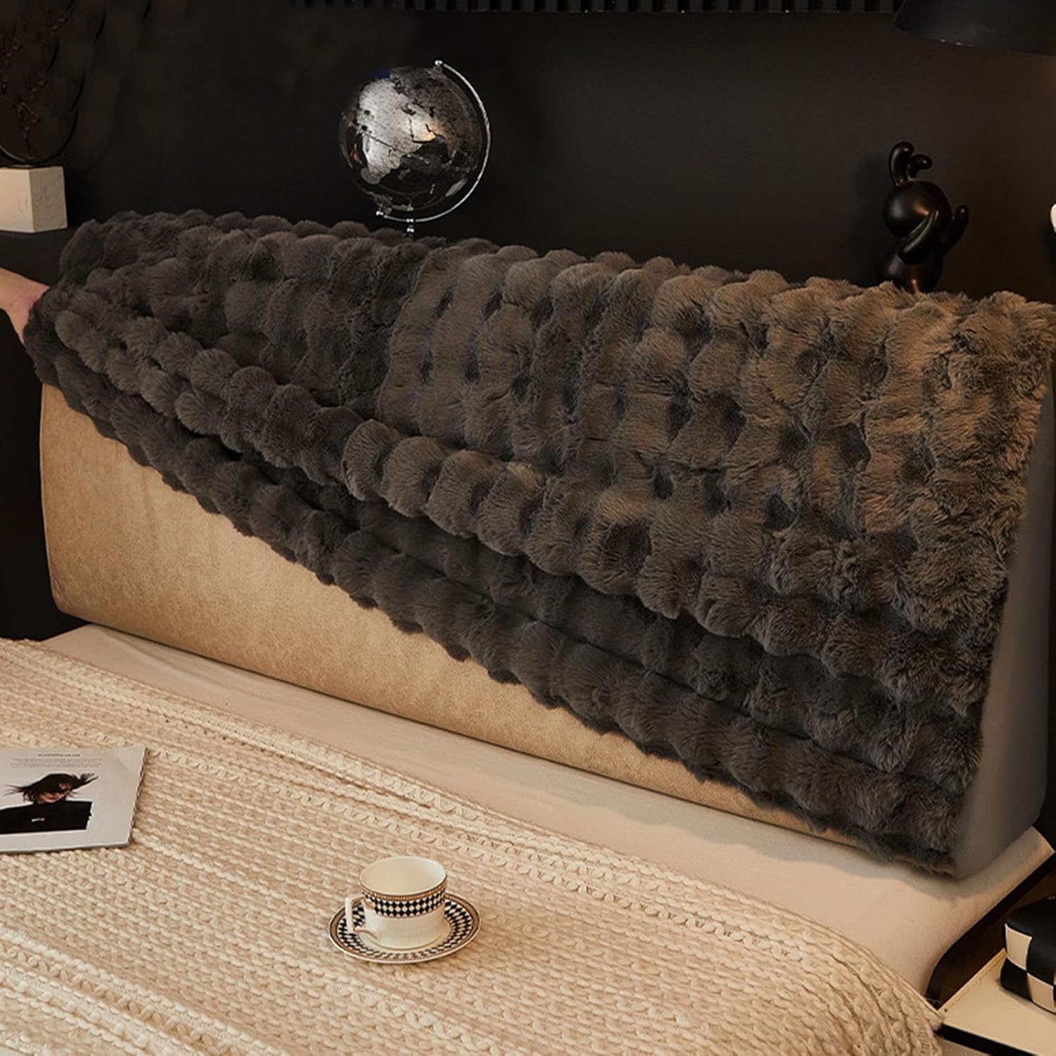 CAMZ Faux Rabbit Fur Bed Headboard Cover Queen King Full Plush Headboard Slipcover Warm Headboard Dustproof Protector Cover Bedroom Decor (Black,King:200cm/78.7inch)