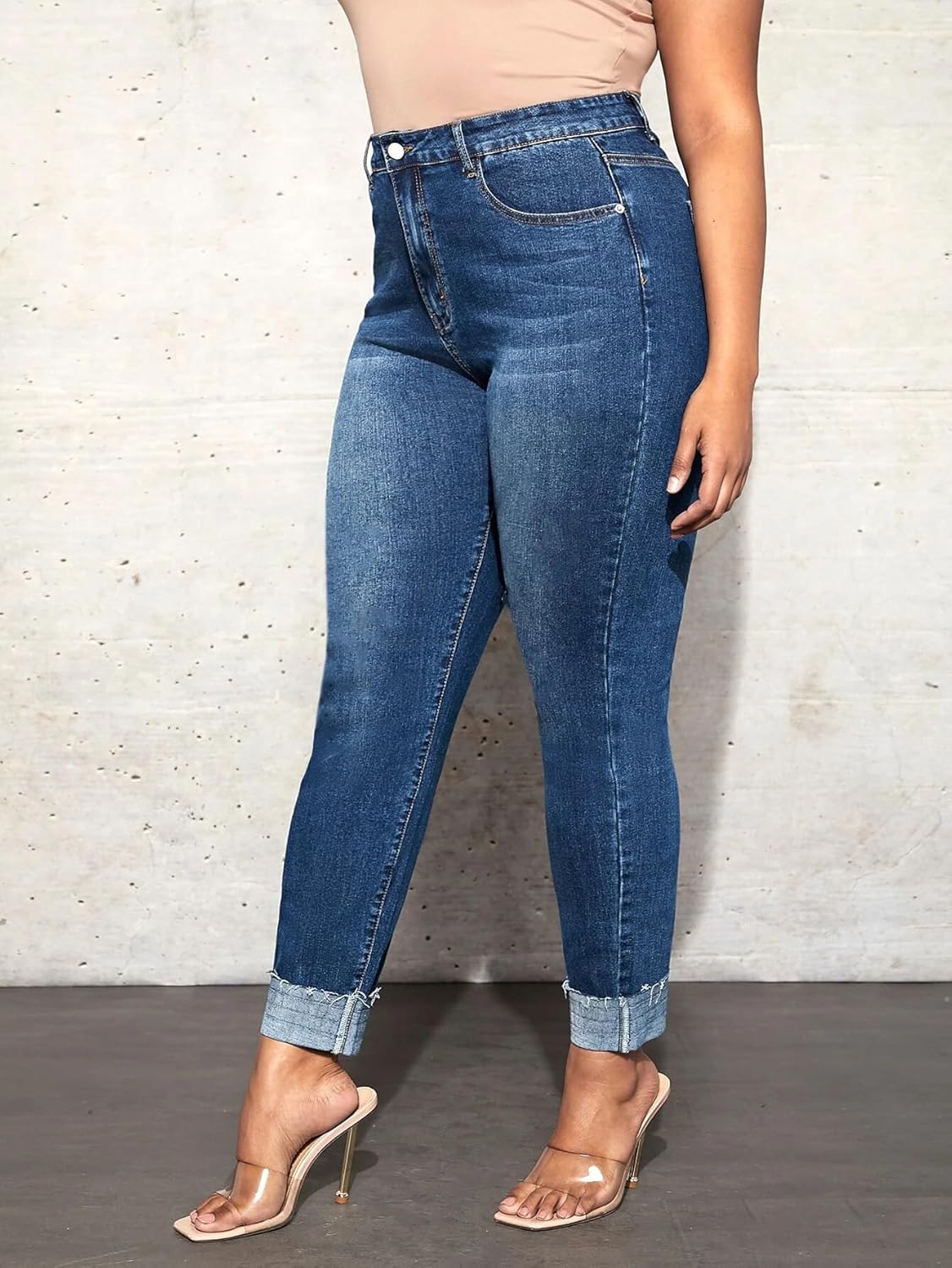 Plus Szie Women's High-Waisted Stretch Denim Jeans, Medium Blue Wash, Plus Size, Cuffed Ankle Length, Casual Style - Image 5