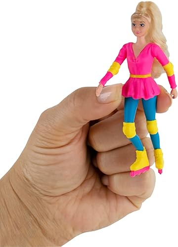 Miniatura 2 de Barbie más pequeña del mundo - 3.50 pulgadas, Barbie vaquera y Barbie Rollerblade. Cada uno se vende por separado. Estilos seleccionados al azar