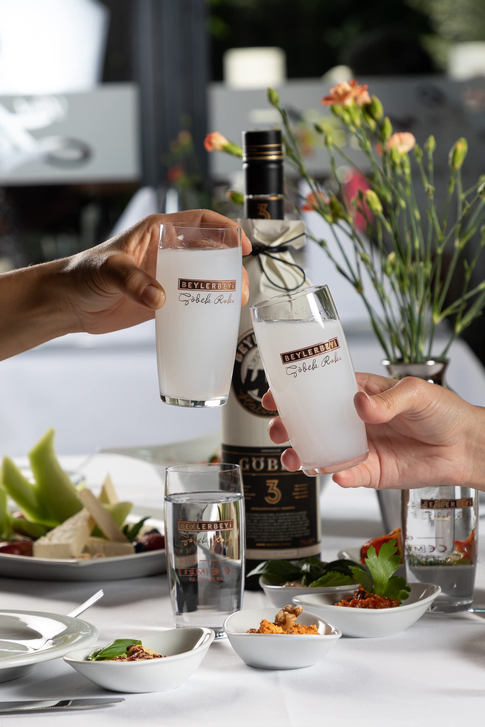 RAKI - Beylerbeyi Göbek Raki 6 x 50cl | Türkischer Brandy mit Anis aromatisiert - 100% frische Weintrauben - Ohne Zuckerzusatz | Dreifache Destillation - Alkoholgehalt 45%