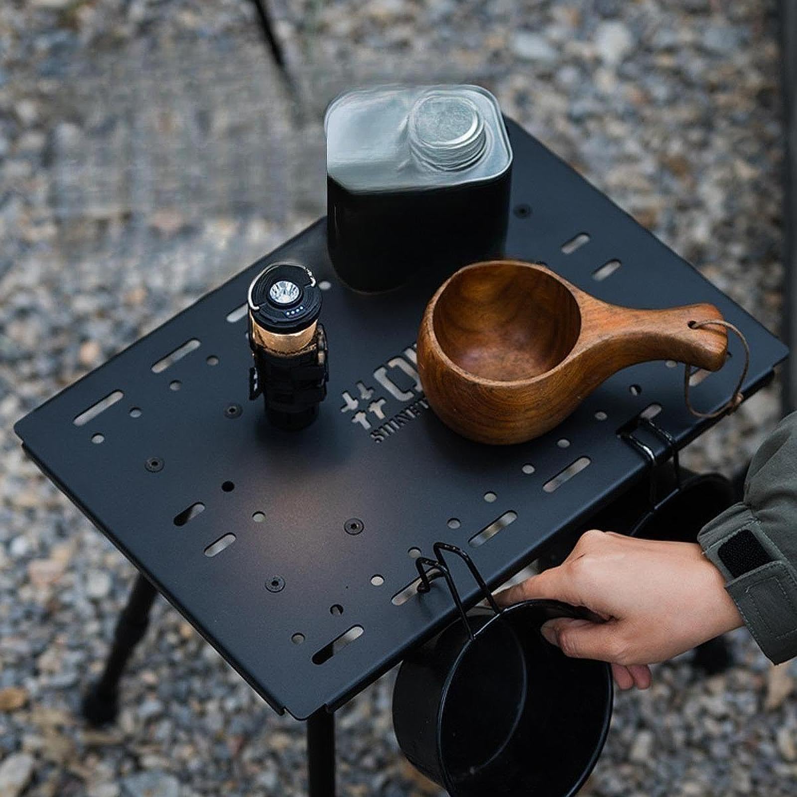 Wandern, Rucksackreisen, Grillen, Hängelampenständer, vielseitiger Outdoor Tisch mit Haken, Aufbewahrung für Kochutensilien, Outdoor Kochen,