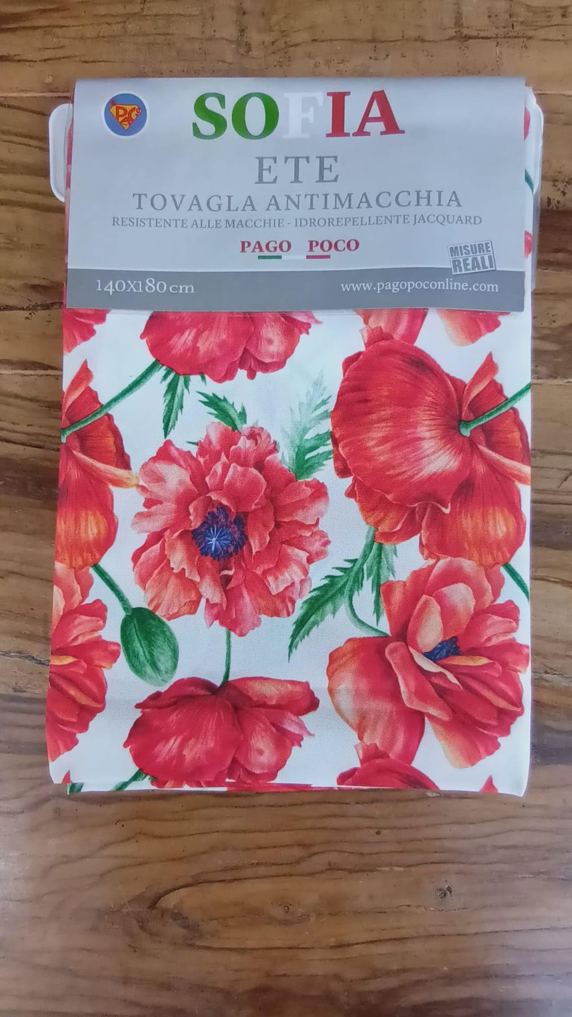 Nappe de table fleurie pour grand repas de famille sans corvée de repassage