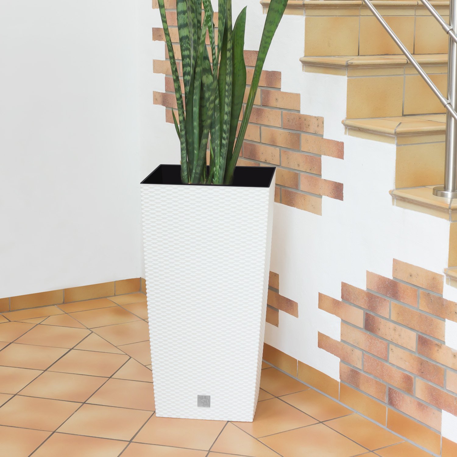 Carre Rato Square pot de fleur 91.5 L en plastique, rotin osier style, en blanc