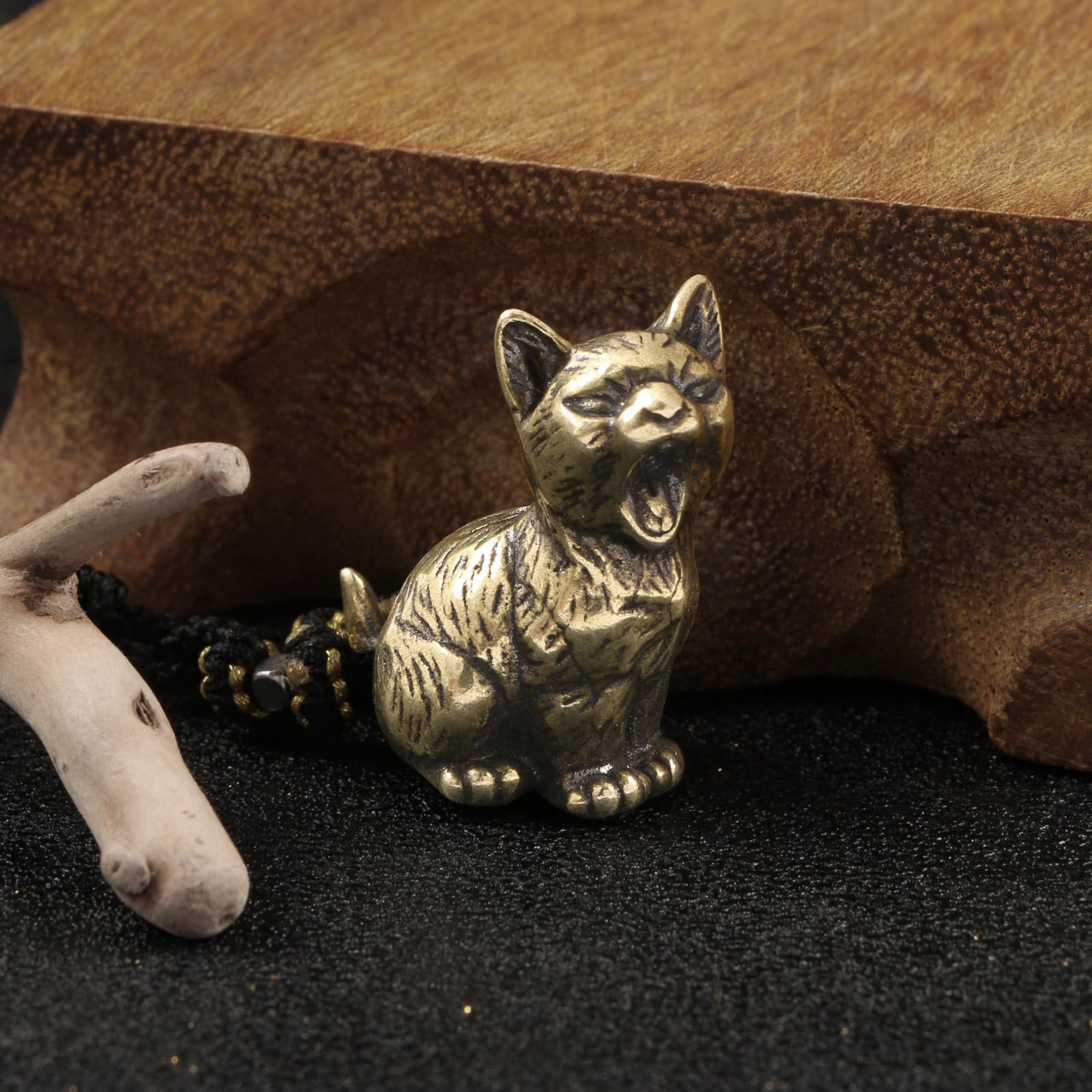 YANGPZFC Small Copper Cat Ornament Brass Statue For Desk Decor, Handcrafted Vintage Sculpture