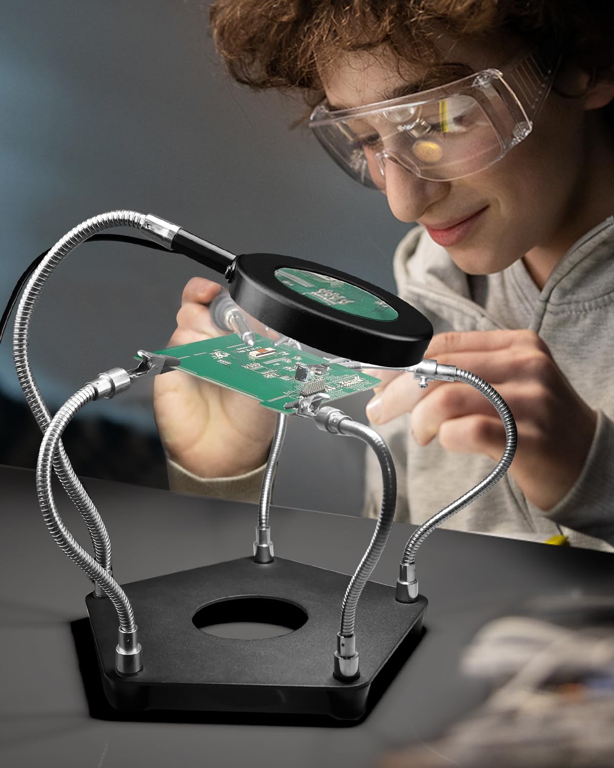 Lytool Troisième-Main-Soudure-Aider Les Mains Station de Soudage avec Lampe Loupe 3X LED à Intensité Variable Main d'Aide à Souder Flexible avec 4 Bras de Support pour les Réparations-de-Soudure