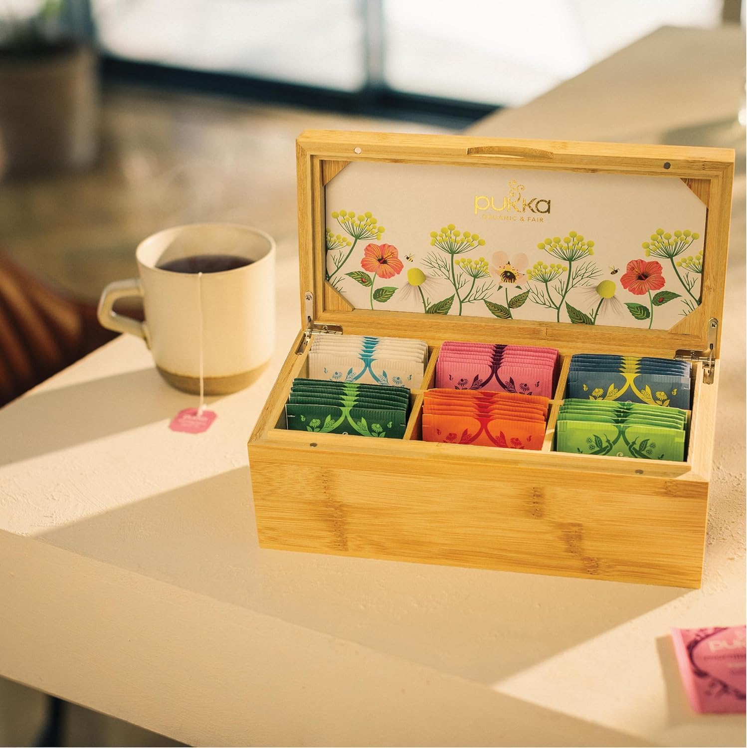 Pukka Coffret Découverte en Bambou, Idée Cadeau Femme et Homme, Coffret Cadeau Tisanes, Cadeau Thé 100% Bio Saint Valentin, Anniversaire, 6 Saveurs, Matcha, Gingembre, Menthe, 42 Sachets