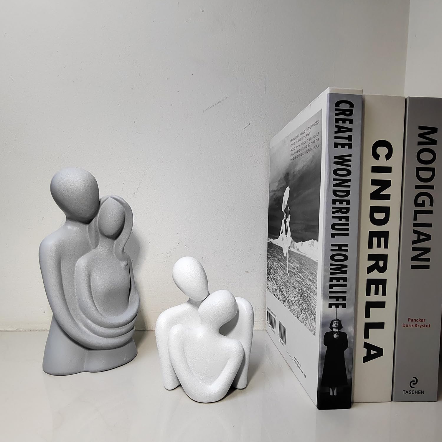 Statue Couple Étreinte PIGPIGFLY - Sculpture Abstraite Polyrésine Blanche - Décoration Maison/Bureau