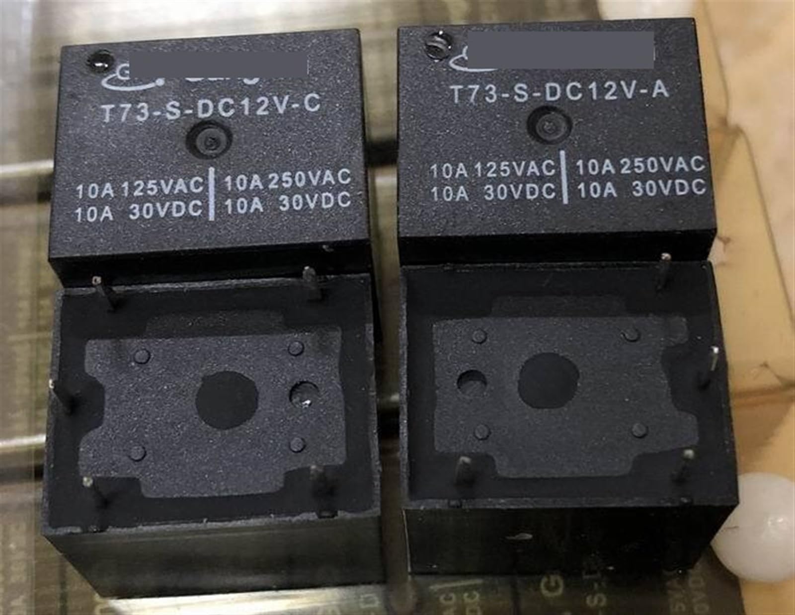 Relais 4/5 Broches 12V commutation stable pour modules et cartes électroniques