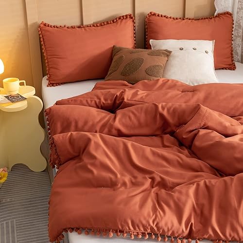Miniatura 5 de YIRDDEO Juego de edredón de terracota tamaño California King de 3 piezas, ropa de cama bohemia con pompones, color naranja quemado, juego de ropa de