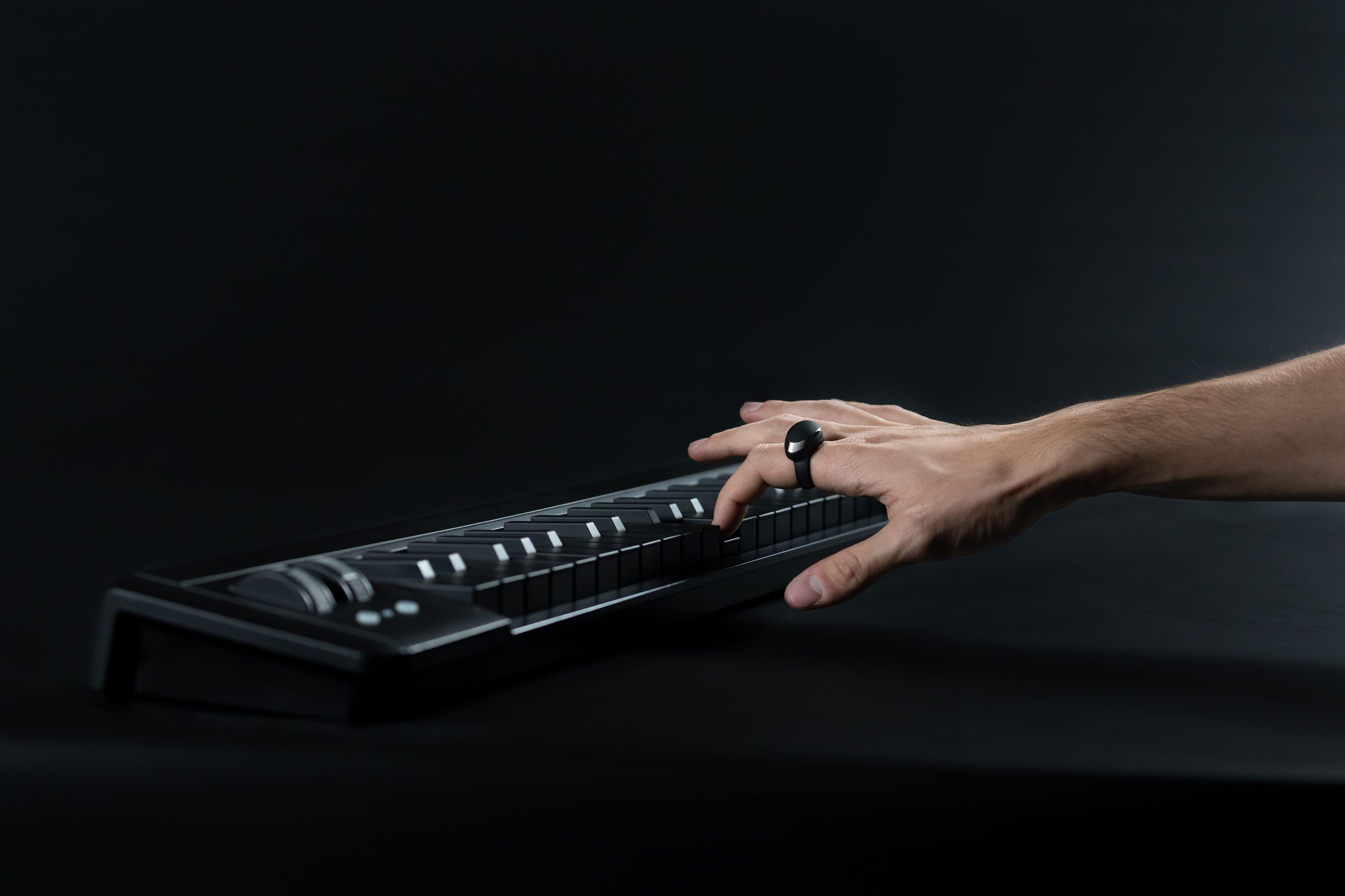 Amazon.com: Enhancia Neova MIDI Ring Controller with Hub. Advanced
