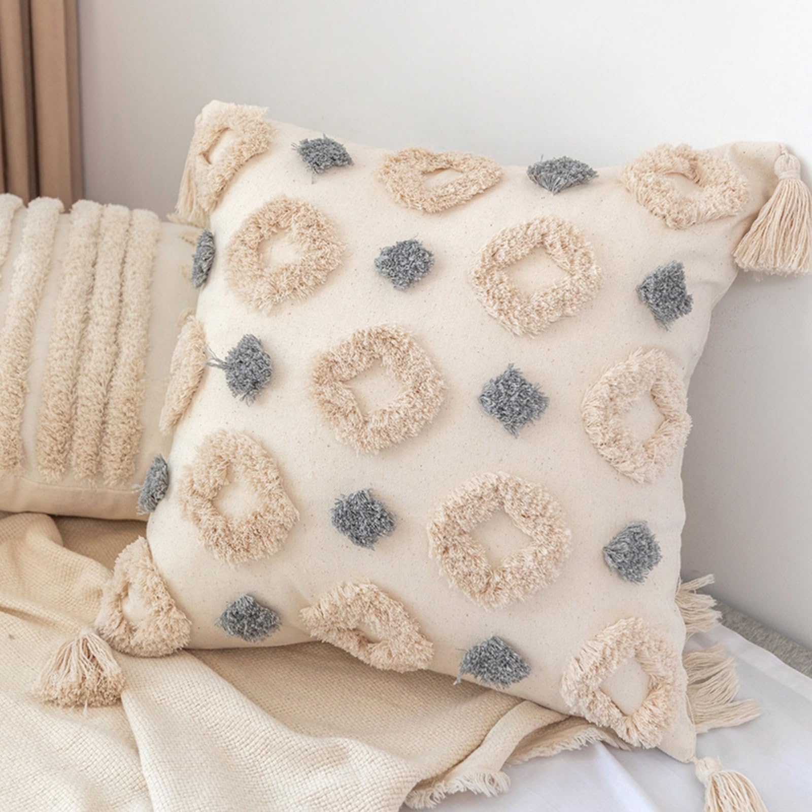 Housse de coussin 45x45 bleu et beige pour transformer l'ambiance de votre chambre
