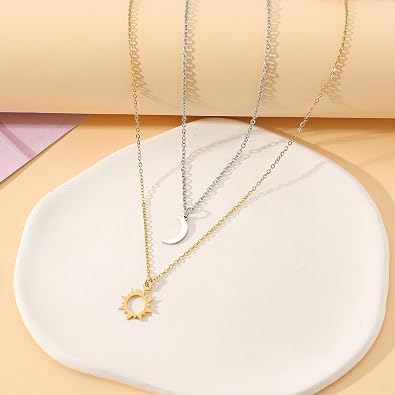 2Pcs Sun and Moon Necklace for Friendship Matching Best Friends Necklace Stainless Steel Moon Sun Pendant Necklaces for BFF Jewelry Gift