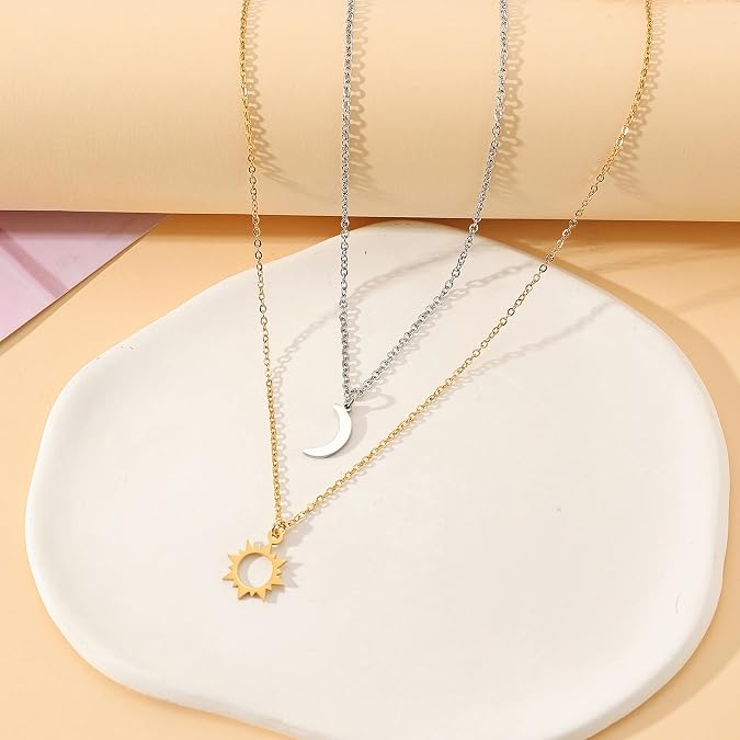 2Pcs Sun and Moon Necklace for Friendship Matching Best Friends Necklace Stainless Steel Moon Sun Pendant Necklaces for BFF Jewelry Gift