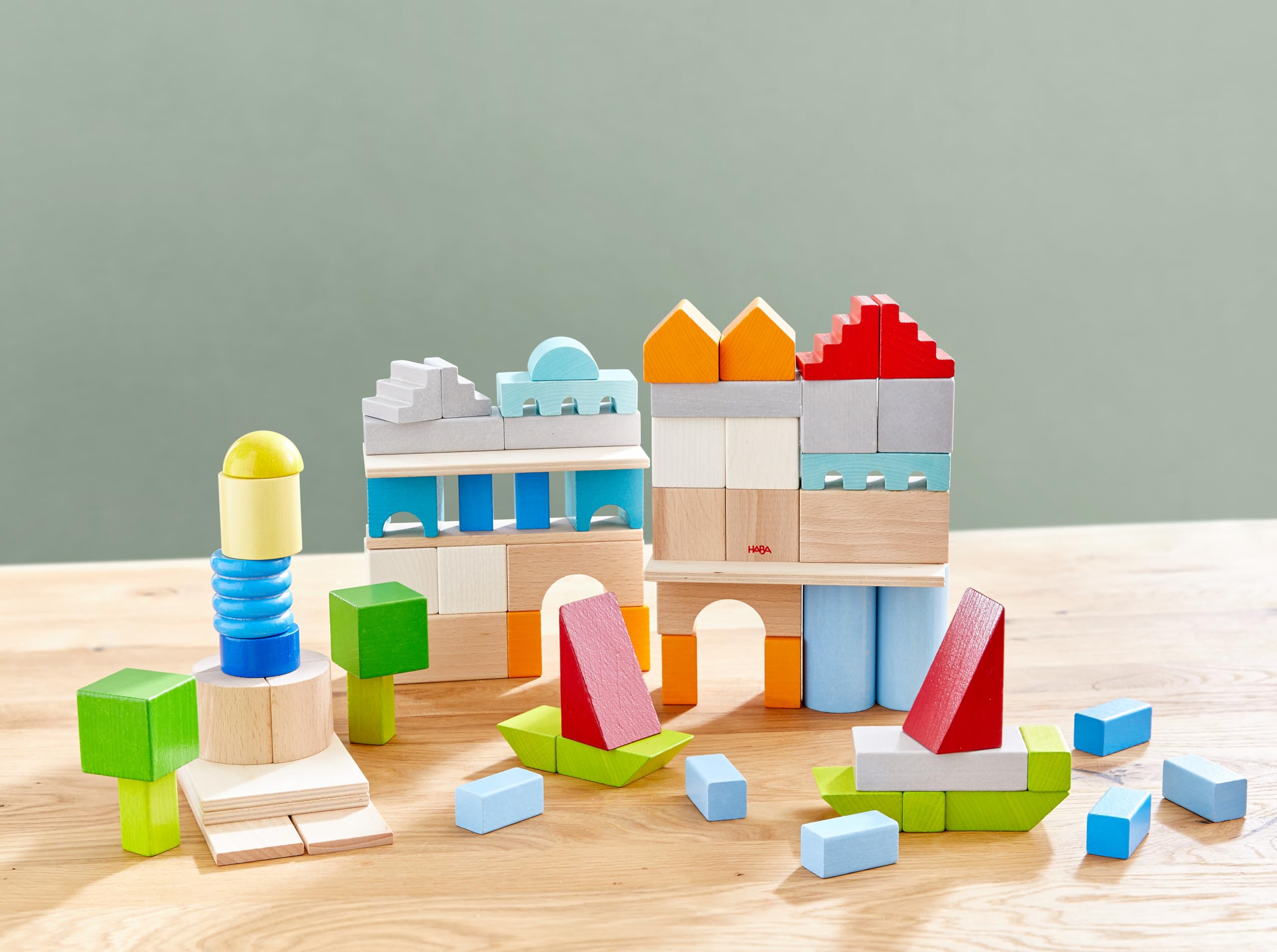 HABA Basis Holzbausteine - 85 Bunte Bausteine mit Baumwolltasche - Made in Germany - ToyAward Gewinner 2024 - Für Kinder ab 1 Jahr - 2010921001