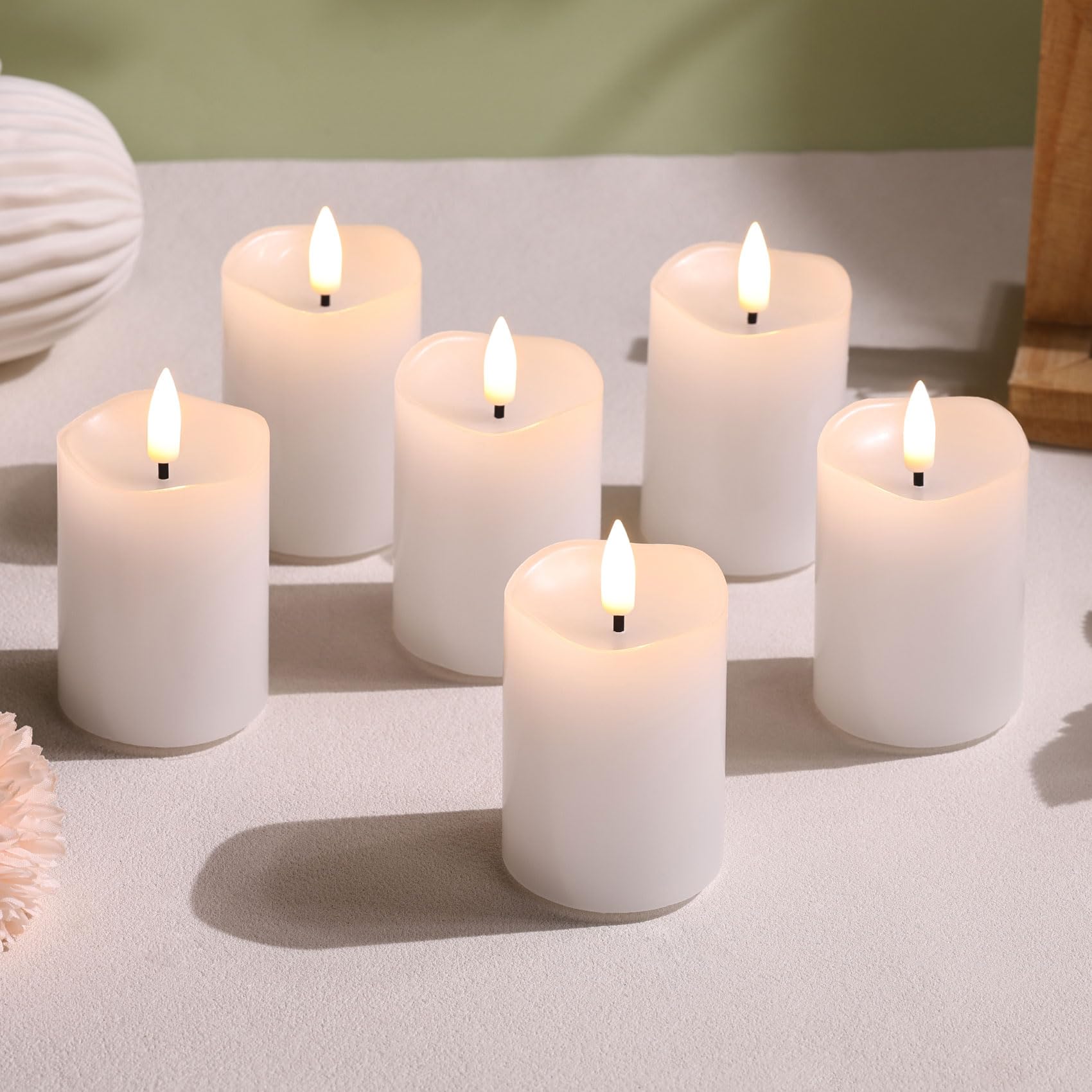 Candele votive bianche senza fiamma con batterie a distanza, 5,1 x 7,6 cm, piccole candele a LED in cera tremolanti, set da 6
