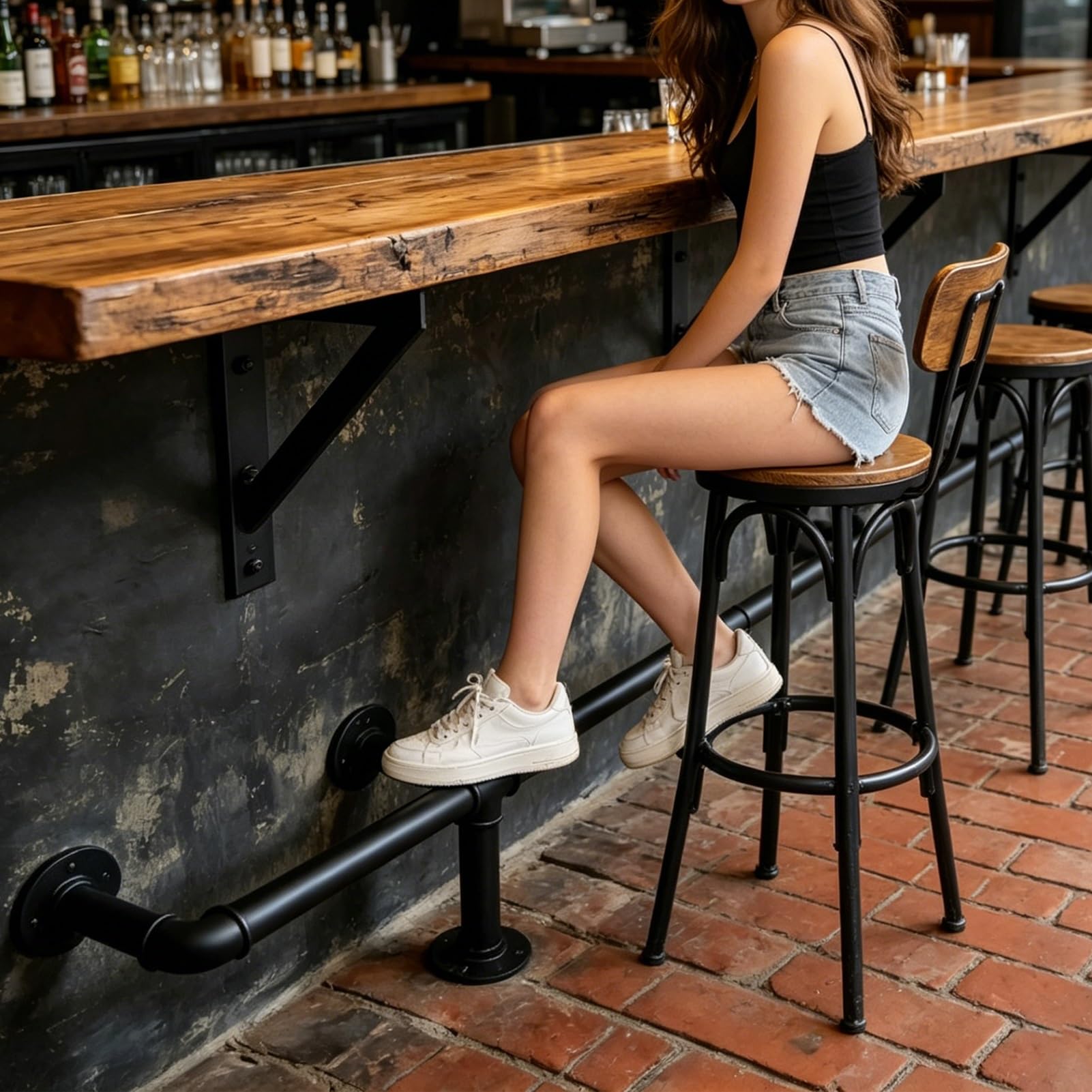Repose-Pied de Bar avec Fixation sous Comptoir pour Libérer l'Espace au Sol