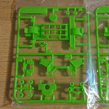 LOT海老？ Amazon.co.jp: Mini 4WD FMA Fluorescent Yellow Chassis : Toys