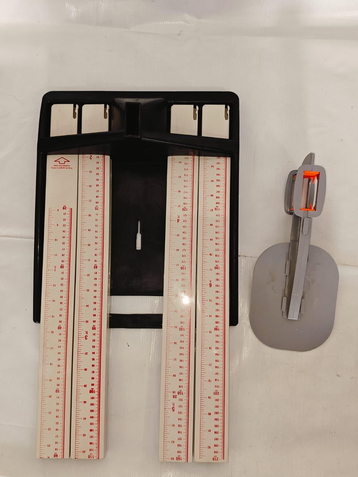 Scala di misurazione dell'altezza, stadiometro, modello di precisione, adatto per adulti e bambini, 210 cm (regolabile)