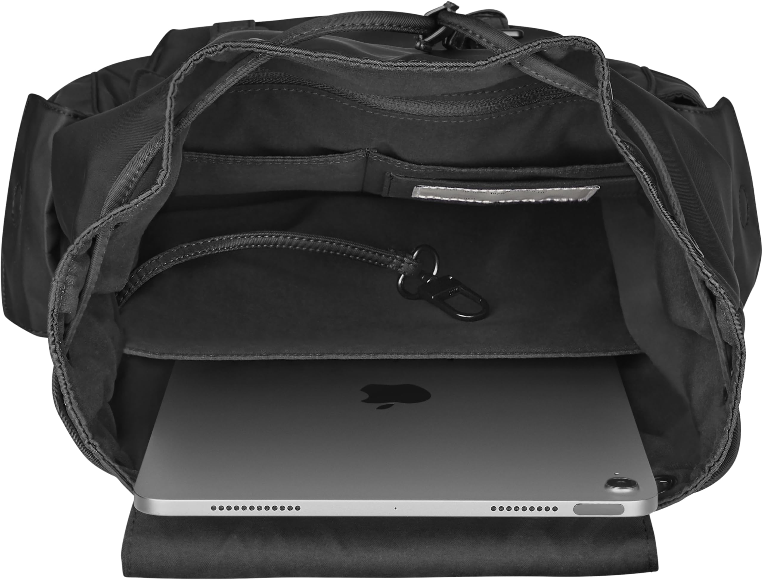 Moleskine Rucksack Klein Kollektion The Legendary, Rucksack Für Arbeit Und Universität Mit Gepolsterte Laptoptasche Aus 100% Recyceltem Material Maße 33 x 32 x 12 cm, Schwarz | Kompakter Rucksack mit organisierten Fächern, gepolstertem Laptop-Stauraum und