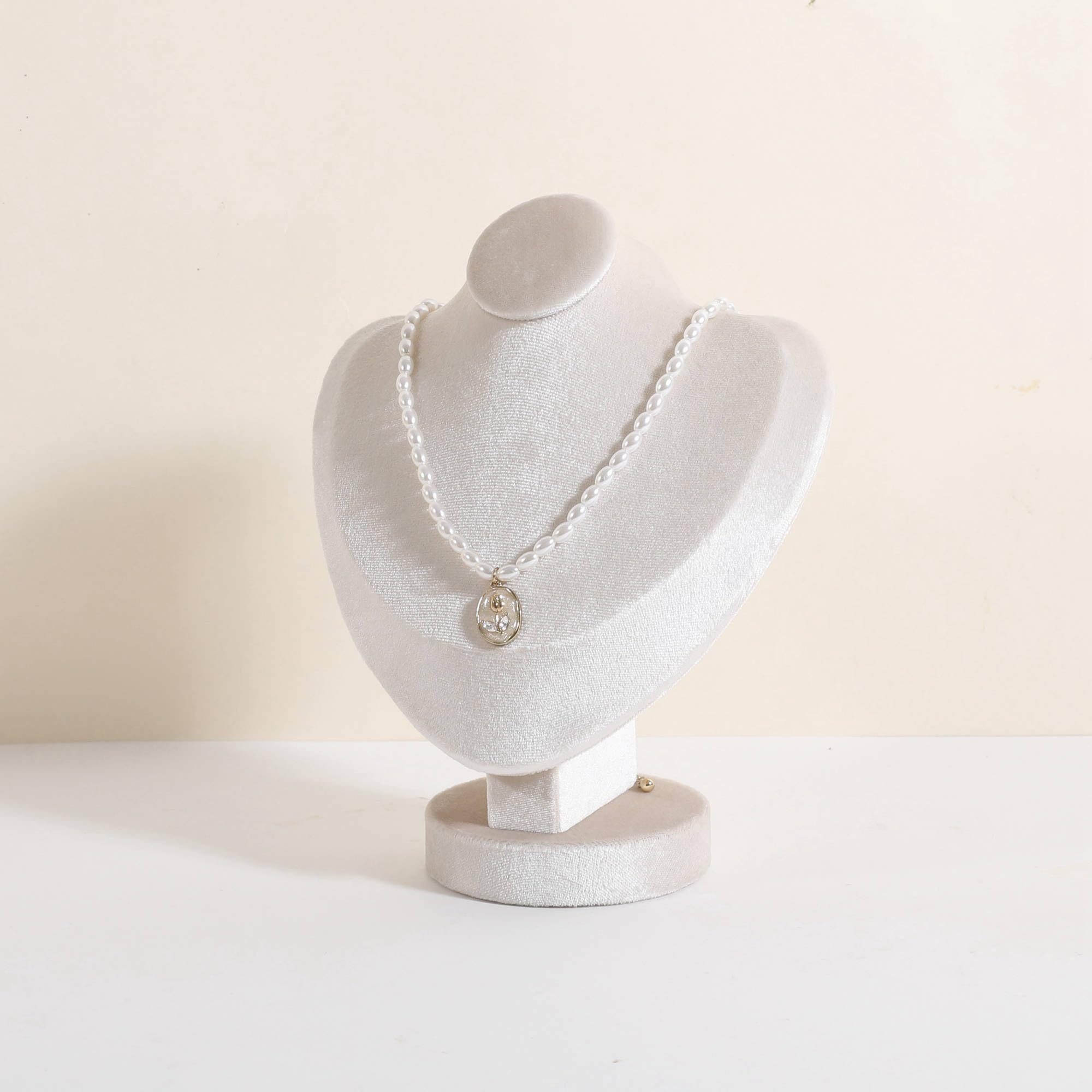 Gemeshou Beige Velvet Necklace Display Stand For Selling, Necklace Holder Stand, Cute Necklace Bust Jewelry Mannequin For Show【Beige】