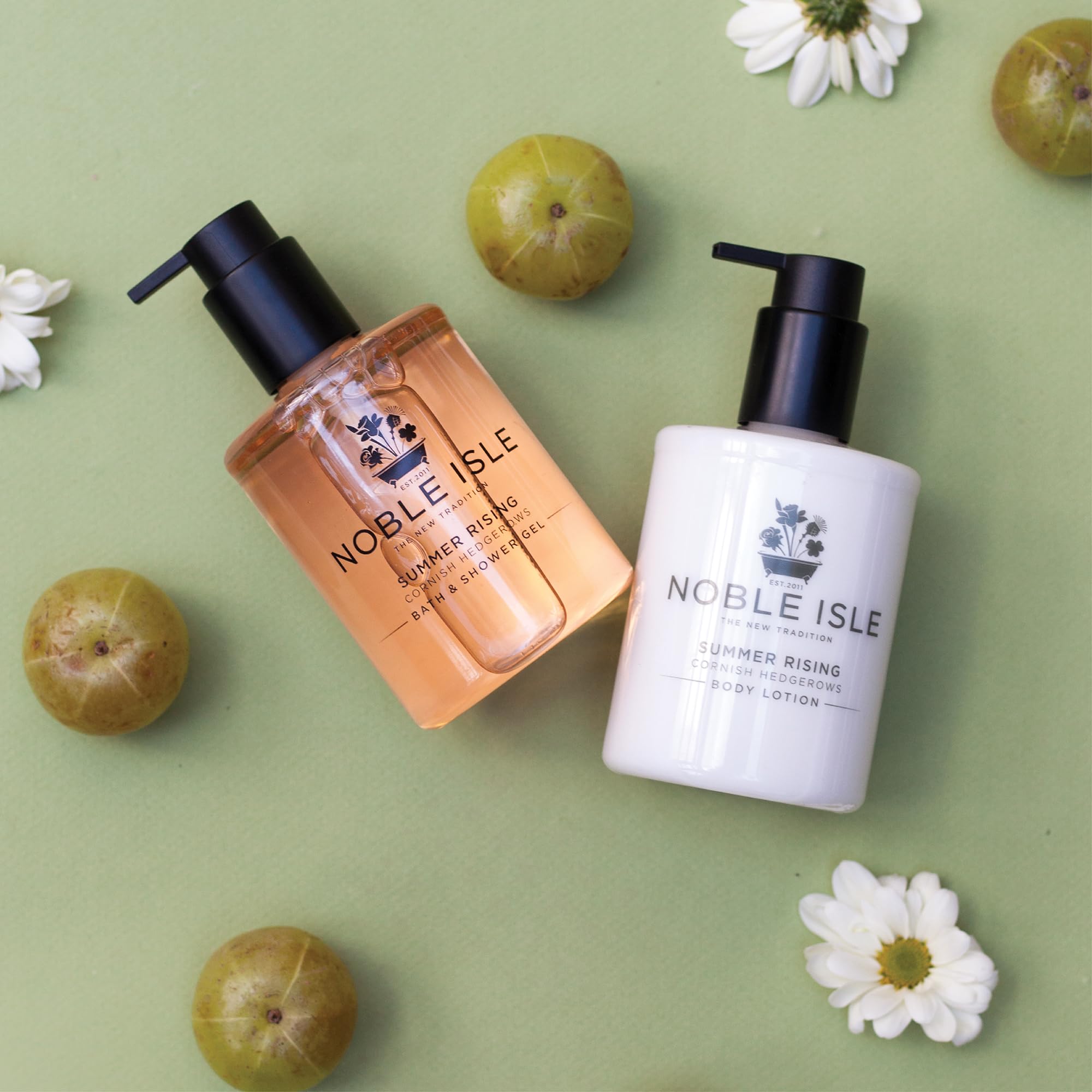 Noble Isle Geschenkset | Luxus-Summer Rising Duschgel- & Körperlotion-Duo-Geschenkset für Damen & Herren | Vegan-freundlich, echtes Parfüm, Britain in a Bottle |– 2 x 250 ml.