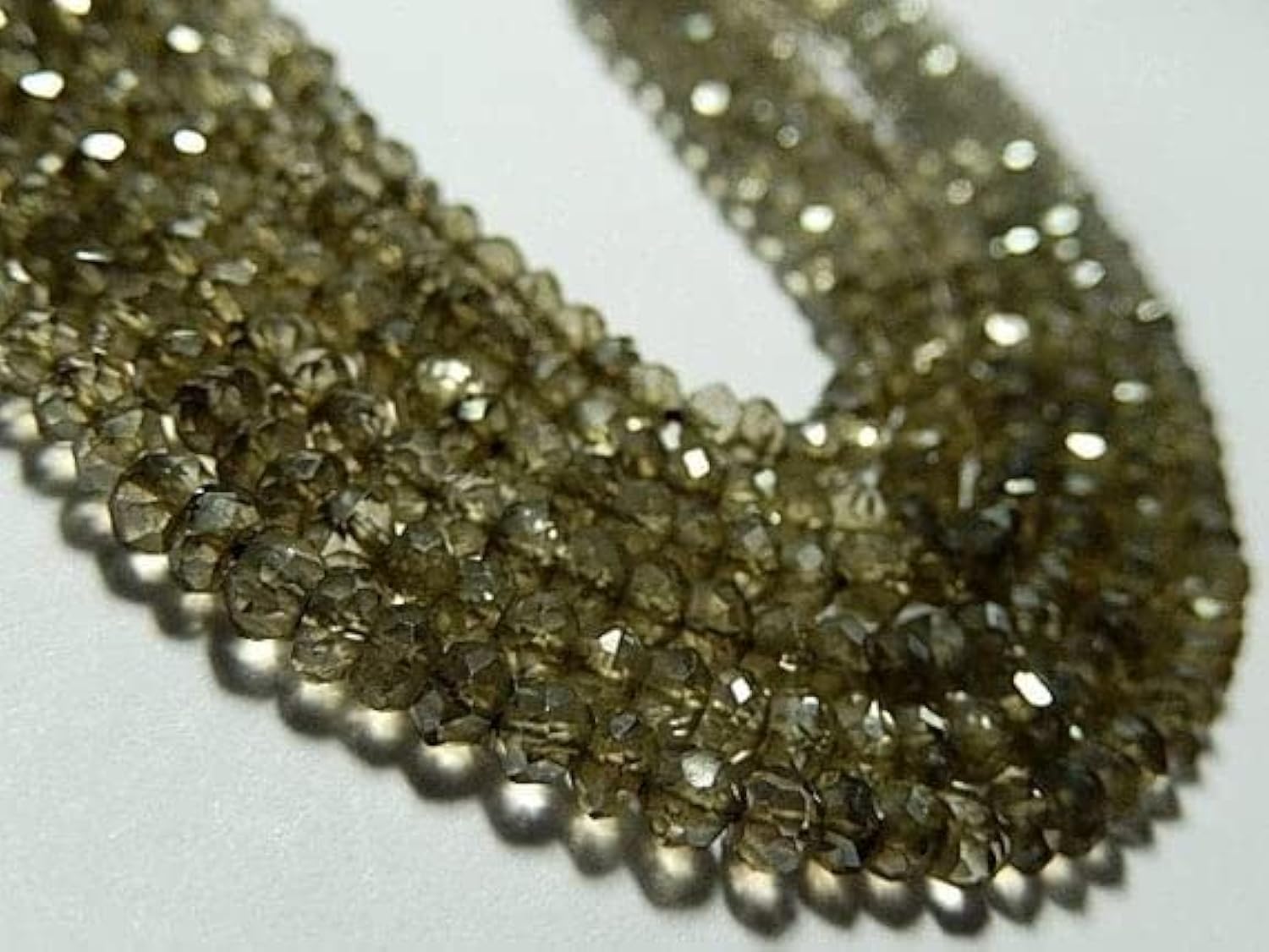 Quartz Fumé en perles rondelles facettées 4mm pour création de bijoux uniques en pierres