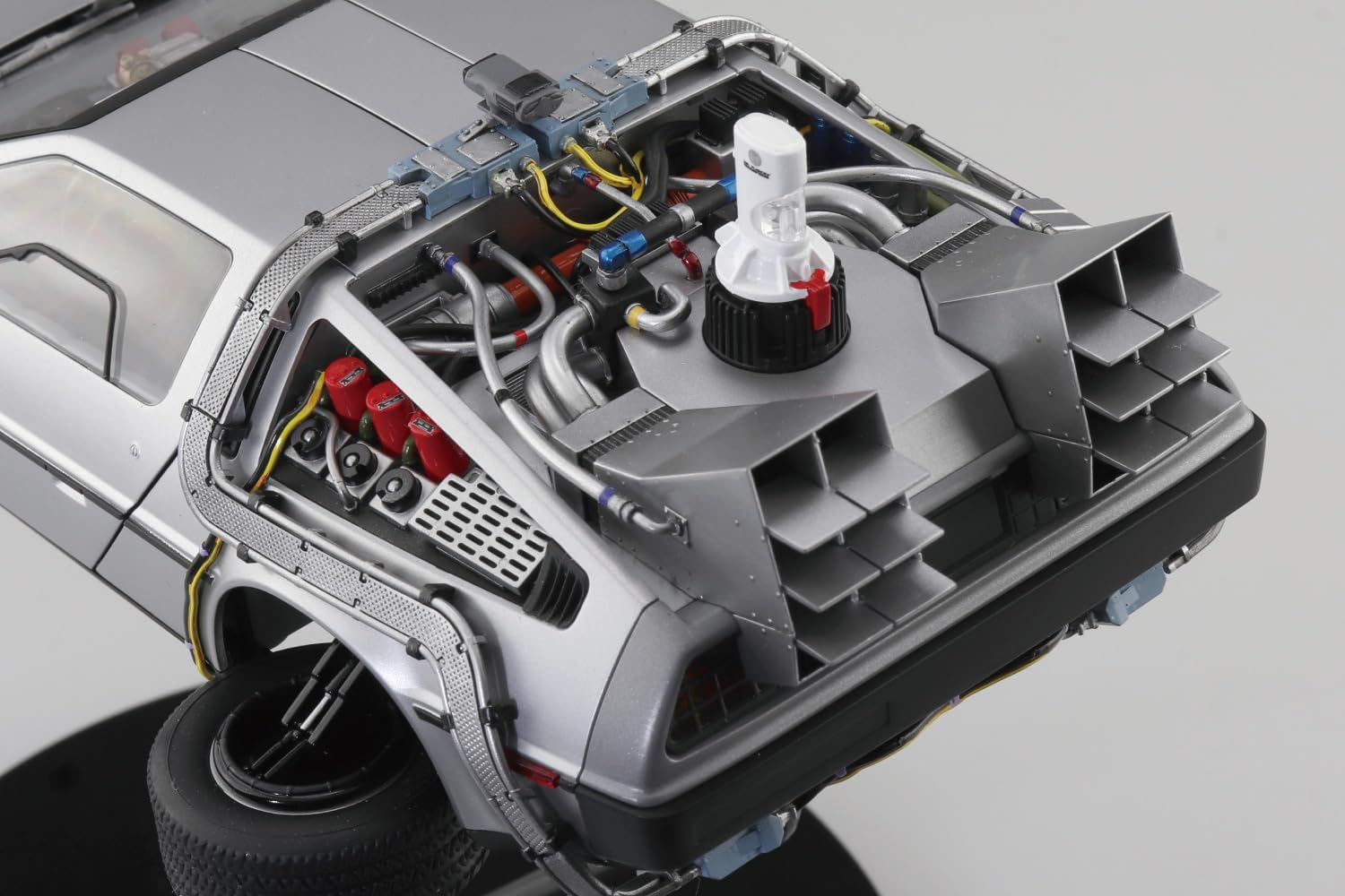 Back to The Future Part II: Time Machine 1:24 Scale Model Kit