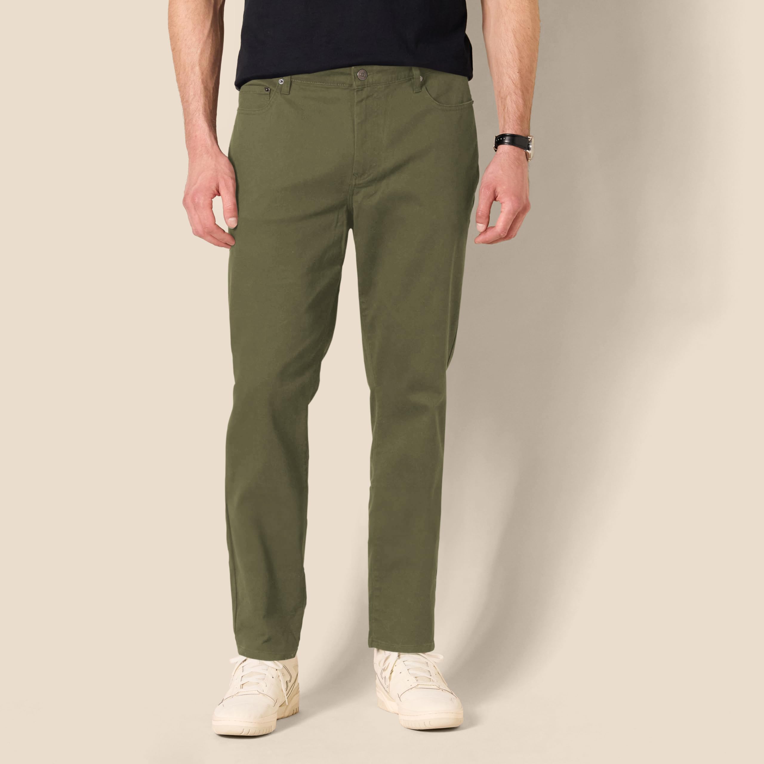Amazon Essentials Hombre Pantalón de Sarga Elástico con 5 Bolsillos y Ajuste Entallado