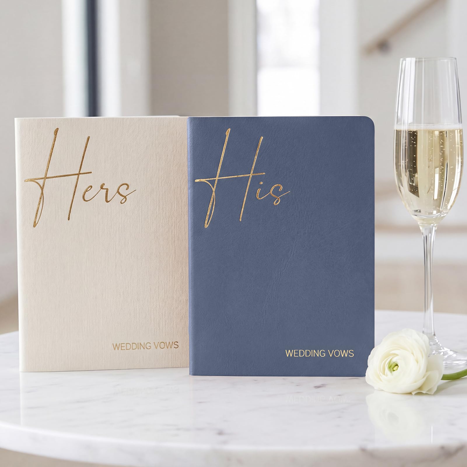 Libros de votos de boda tamaño perfecto para la lectura de promesas en el altar