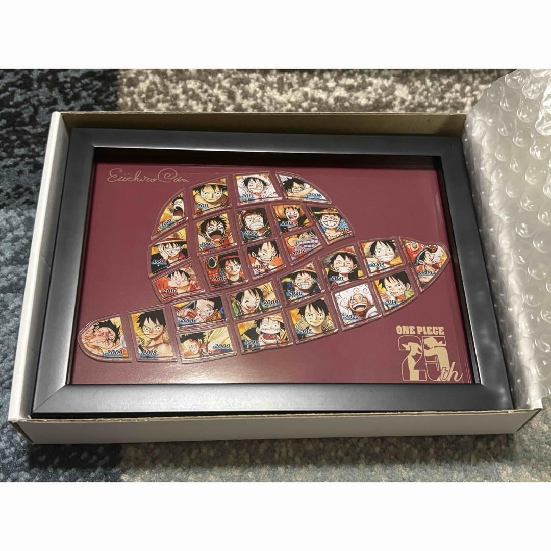 Amazon.co.jp: 25周年記念 額装ピンズ セット “LUFFY” 54M0 : ホーム 