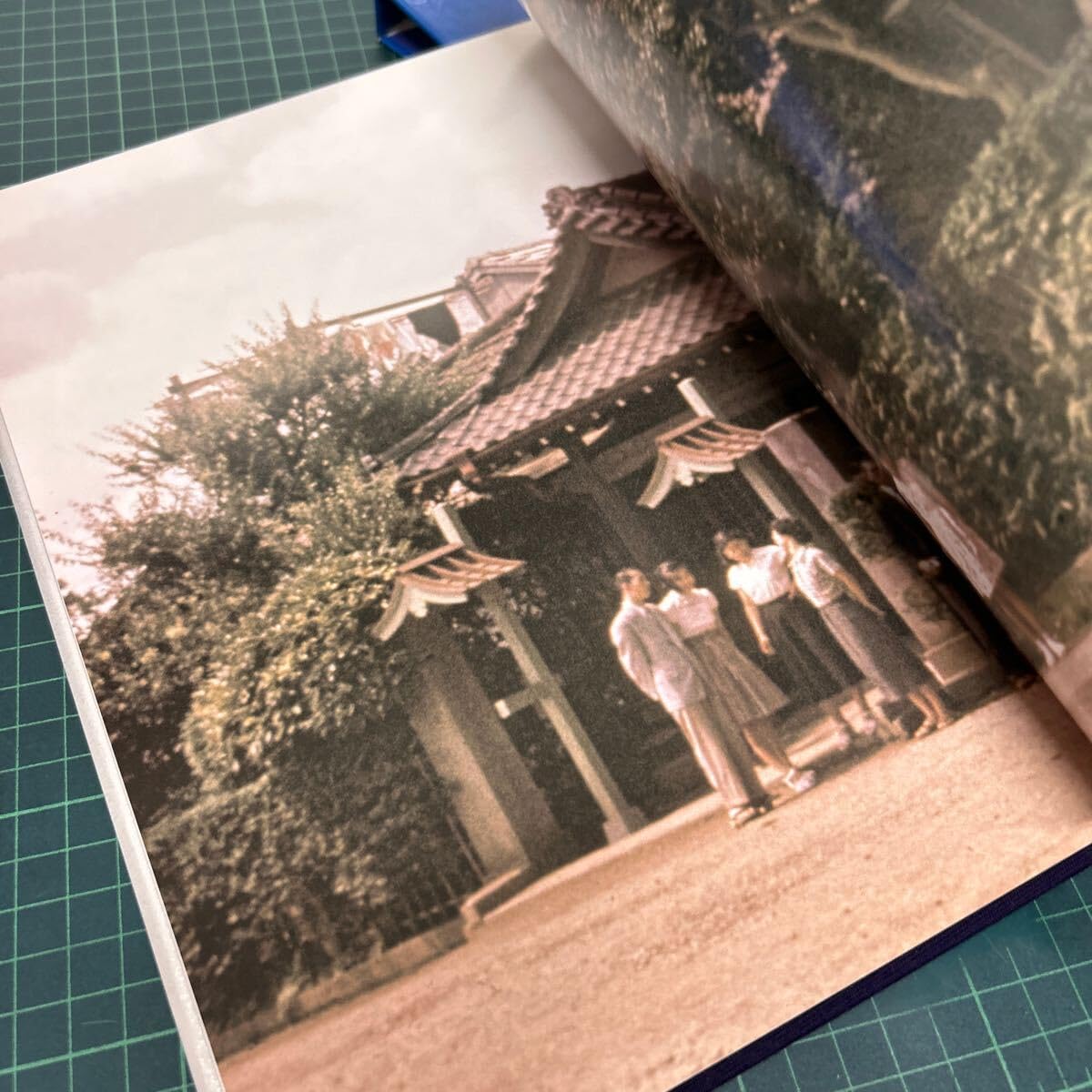 真如苑「創の悠恒に」 [真如開祖金剛身院常住救鳳追讃]　内外時報冊子まとめ 真如苑】教主様 お作品 普賢延命菩薩像純銀製コンパクト