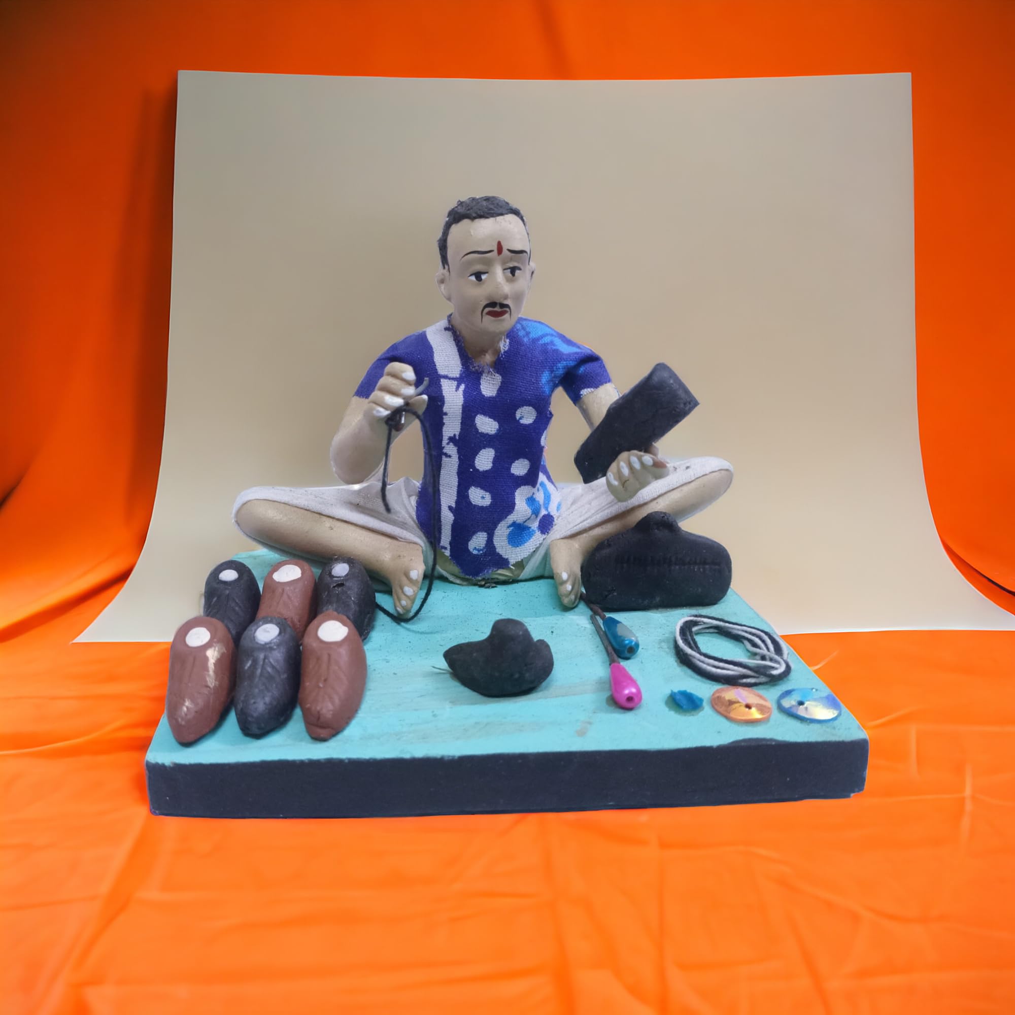 KARRU KRAFFT Handmade Clay Doll Human Working Figure for Gift & Décor,Cobbler (Mochee) Human Figure Miniature Idol, Housewarming Gifting, Table Décor