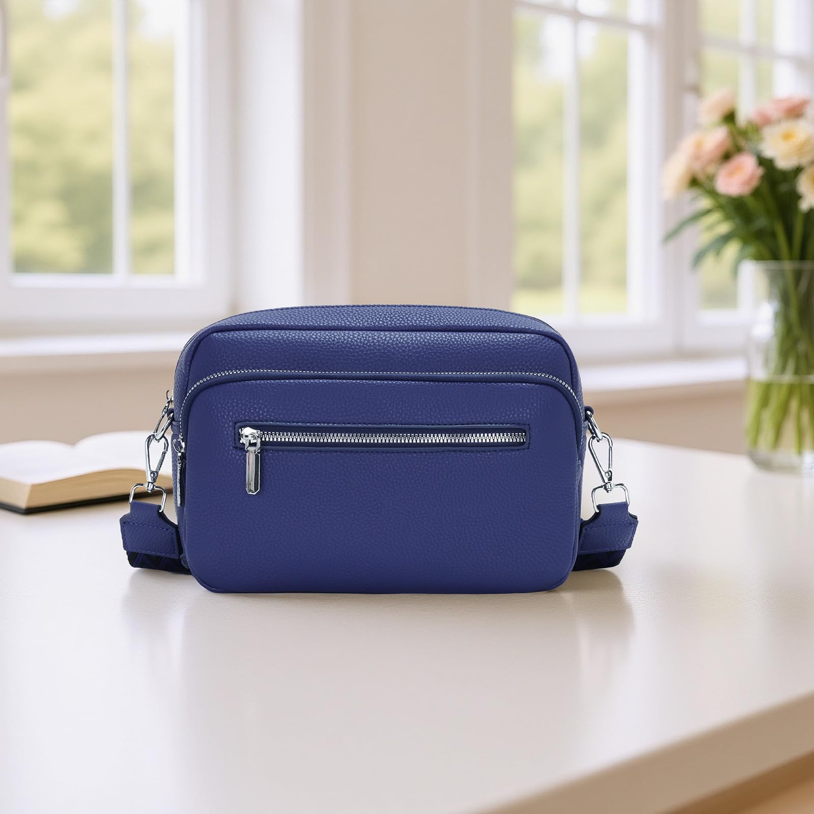 26x18cm Sac Bandouliere Femme Petit avec Large Sangle Sac à Main en Cuir Vegan Élégant Sac Bandoulière Femme Ajustable pour Quotidien & Voyage Bleu foncé