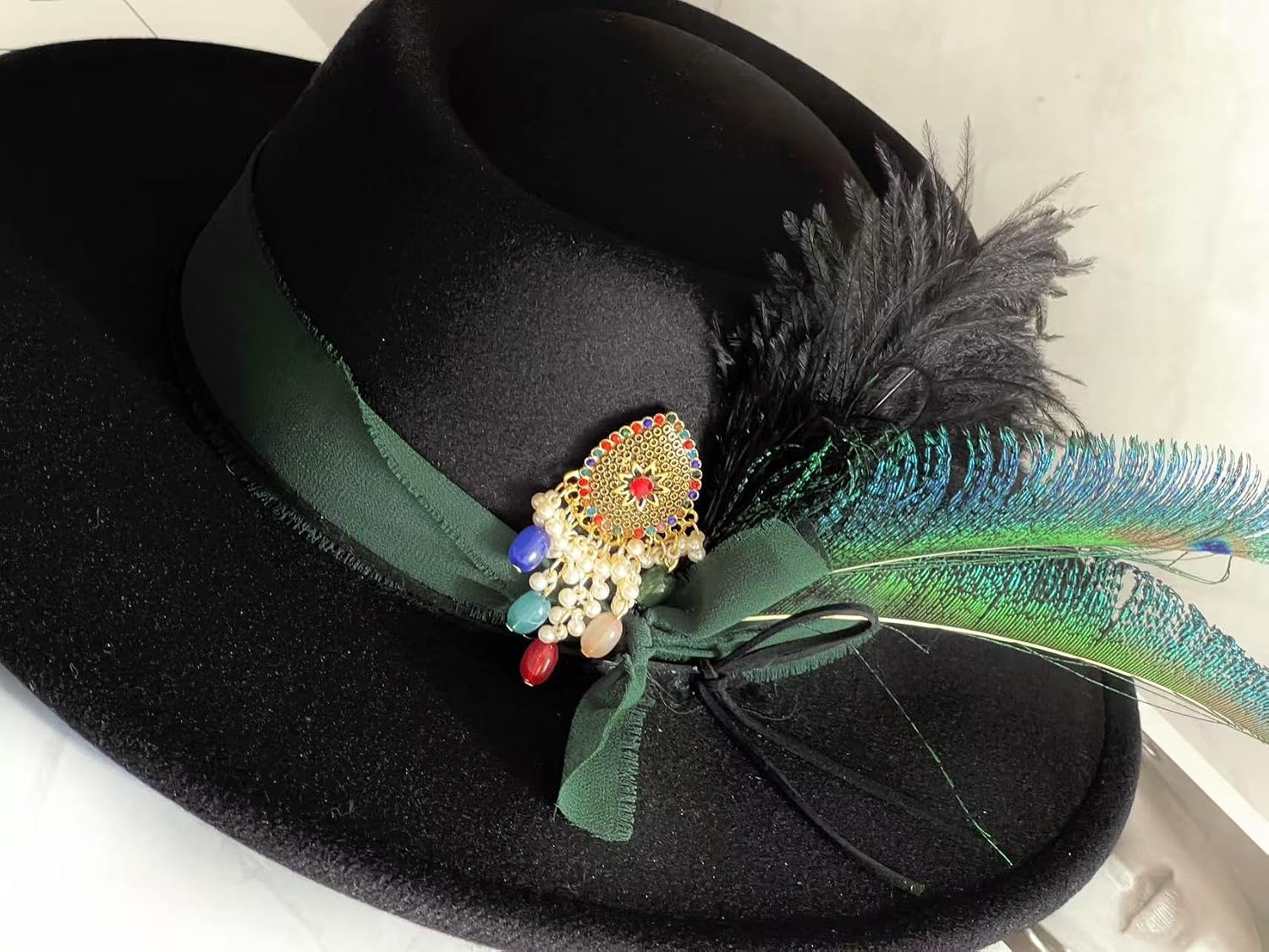 Women Vintage Wide Brim Warm Wool Fedora Hat with Peacock- Belt Wide Brim Hat Felt Designer Hats for Party Wedding 2025
