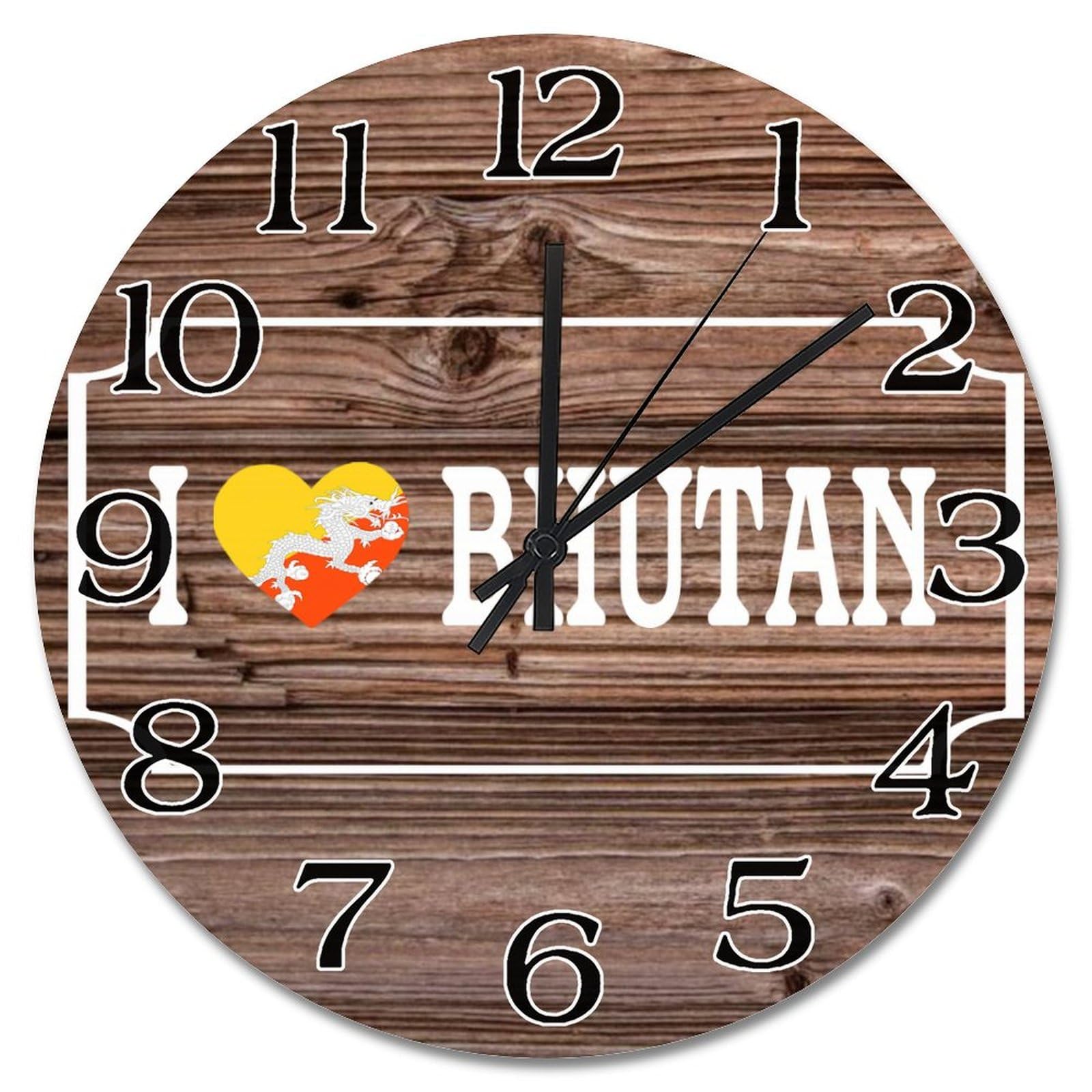 Horloge murale Bhoutan en bois au design vintage et finitions soignées