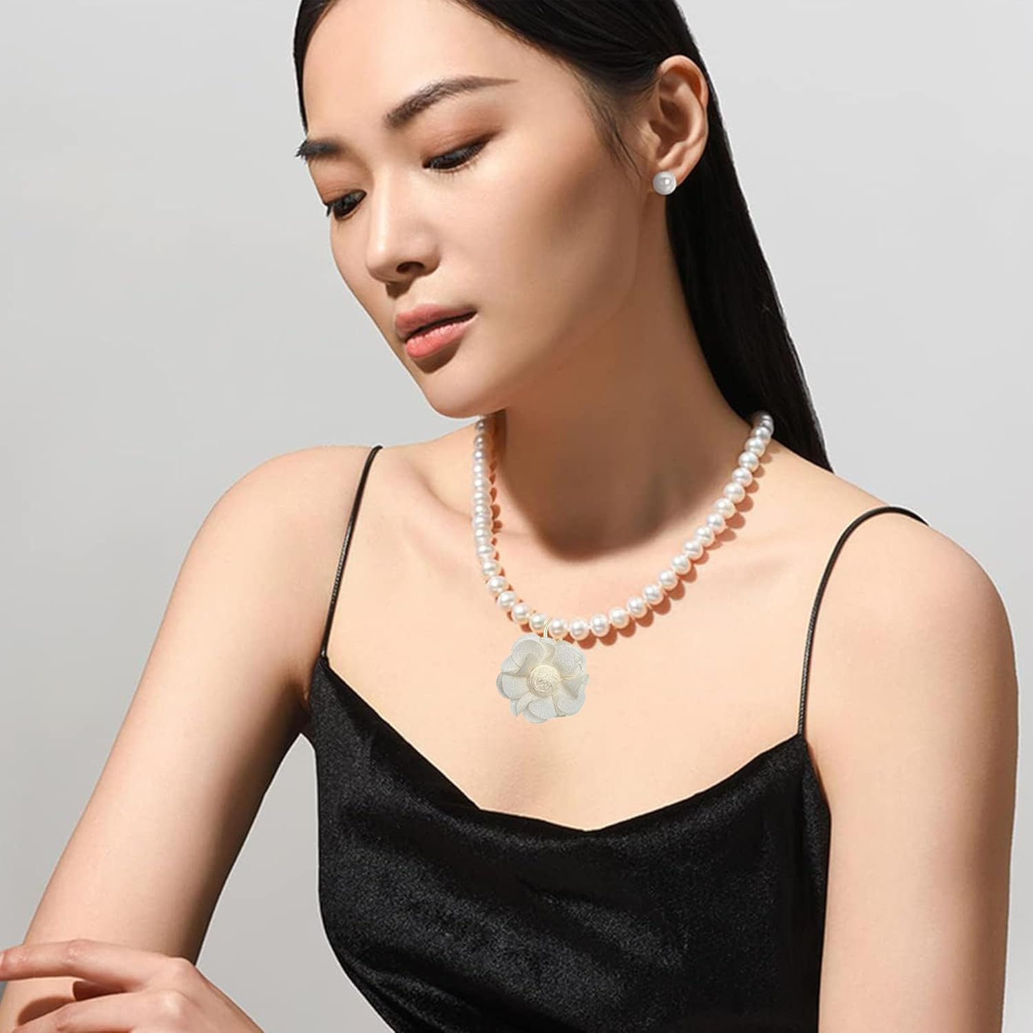 Fabric Flower Pearl Necklace Big Flower Choker White Pearl Floral Necklaces for Women Wedding Bridal Party Aesthetic Jewelry - Image 3