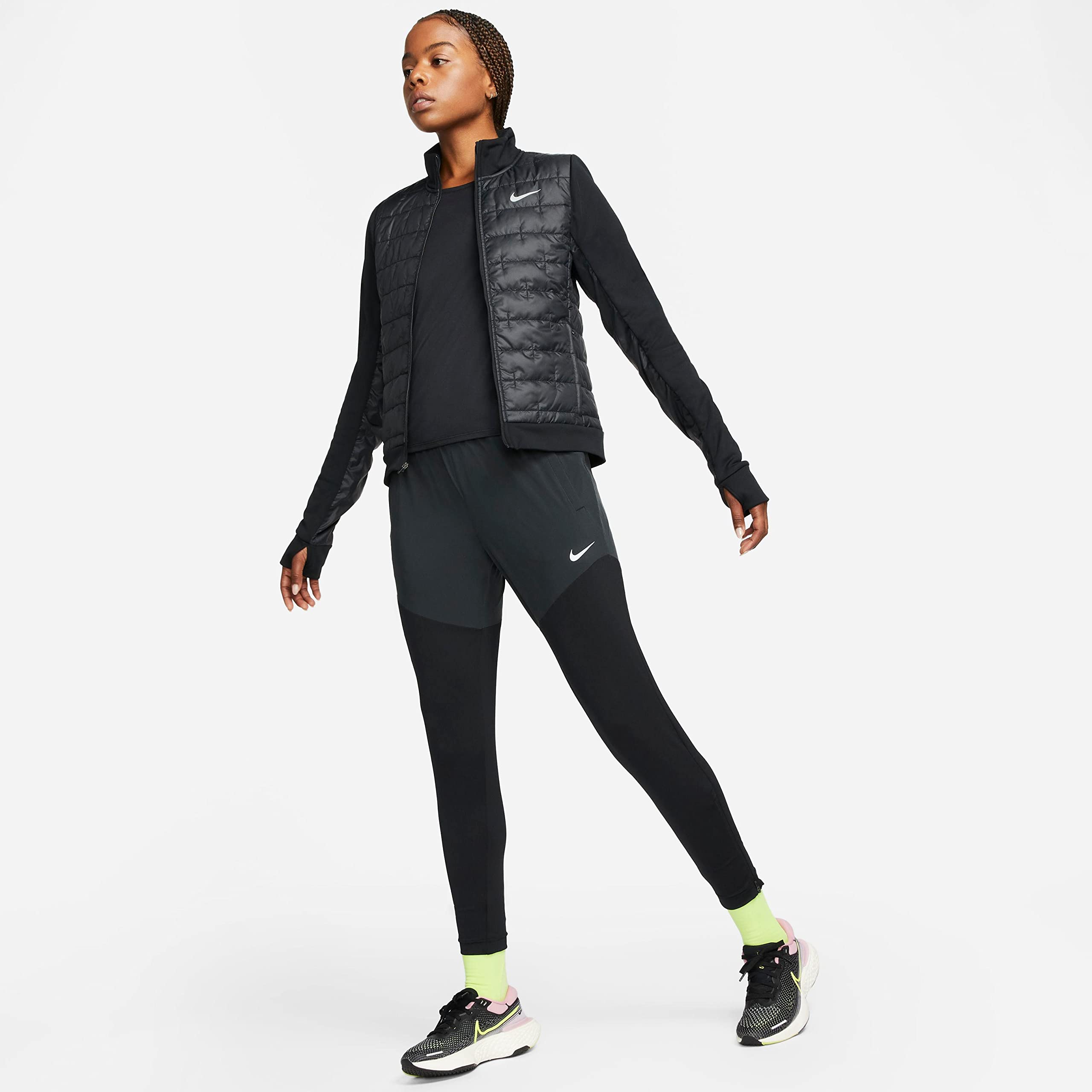 Nike Therma damska kurtka do biegania z syntetycznym wypełnieniem, zapinana na zamek błyskawiczny