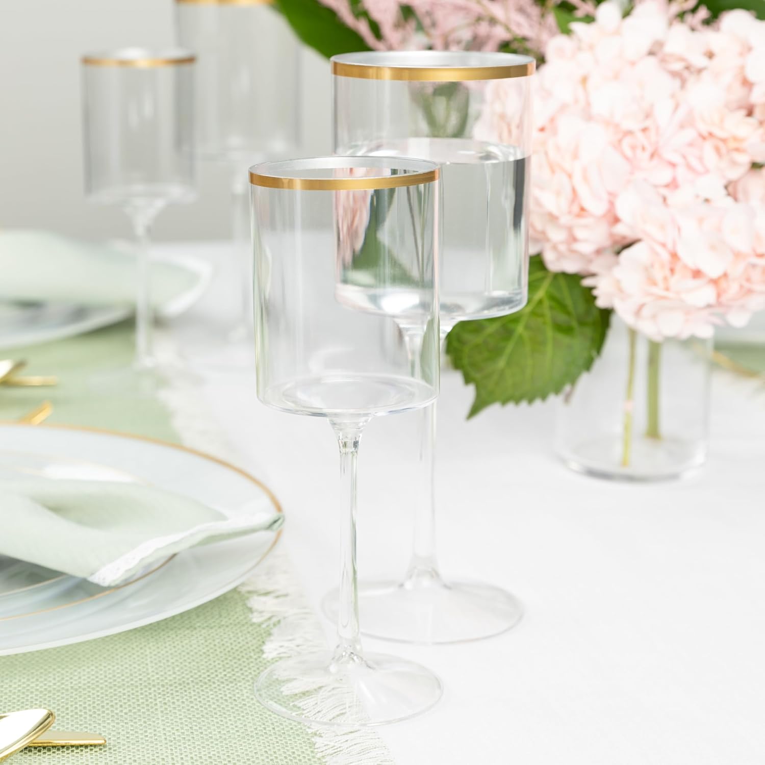 PLASTICPRO 10 Pack Plastic Wine Goblets 14 oz Disposable Wine Glasses with Stem Reusable Hard Plastic Drinking Glasses for Parties Weddings, Clear with Gold Rim