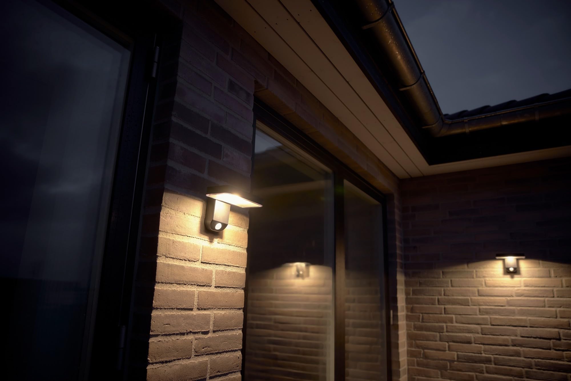Nordlux RICA SQUARE SOLAR Wandleuchte im 2er-Set – Solarbetrieben mit Bewegungssensor, IP44 Outdoor, 3000K Warmweiß, 450 Lumen, Kabellos, Schwarz – Ideal für Eingang, Terrasse, Gartenwege