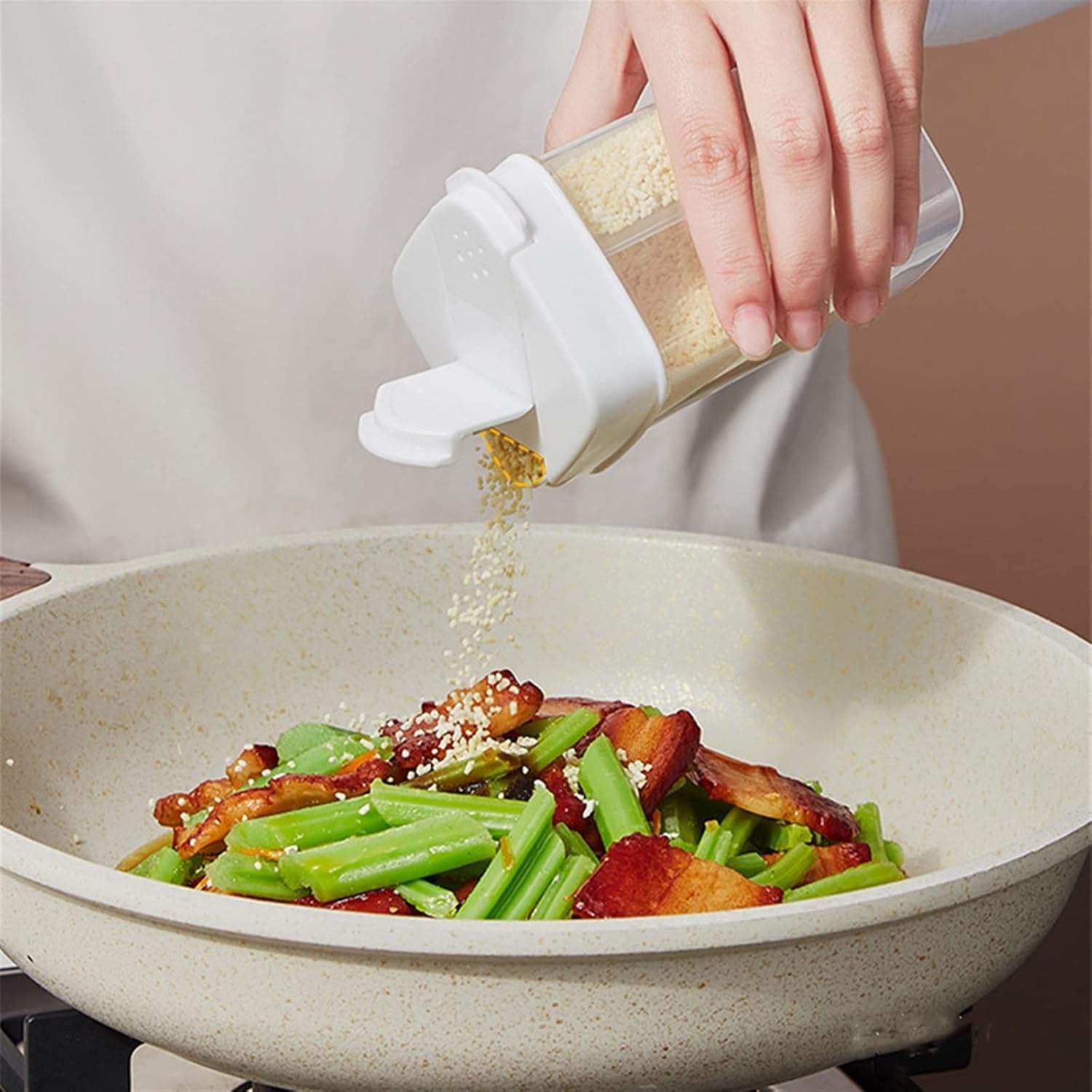 Sugar Bowls Kitchen Seasoning Bottle Salt Storage Box Spice Jar with Spoon Sugar Pepper Powder Bottles Ketchup Hot Sauces Tools