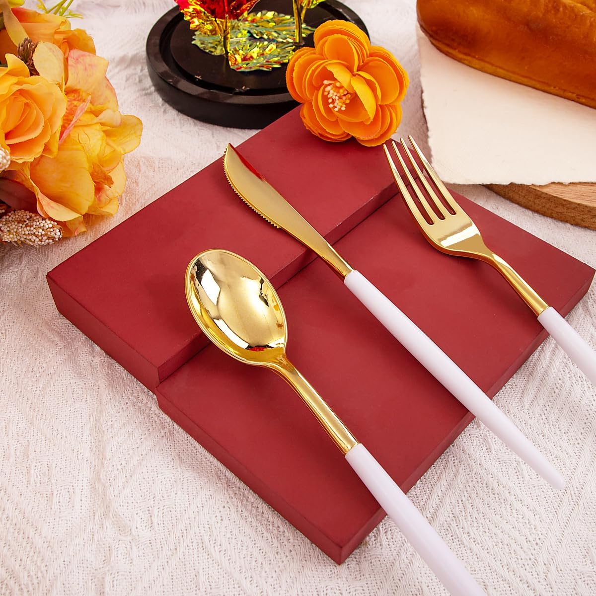 Rubtlamp 96Pcs Gold Plastic Silverware, Gold Plastic Utensils with White Handle, Gold Silverware Set Includes: 32 Knives, 32 Plastic Spoons And 32 Forks