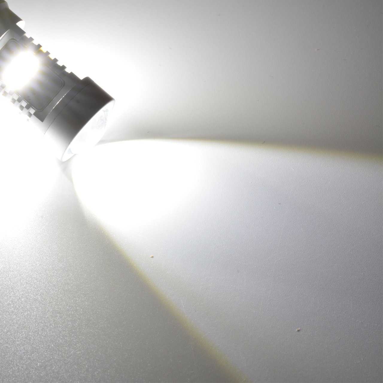 KATUR 2 szt. 1800 lm niezwykle jasne światło przeciwmgielne H11/H8/H9 DRL światło przeciwmgielne, 360 stopni LED do jazdy samochodem, odpowiednie do świateł do jazdy dziennej lub świateł przeciwmgielnych, białe